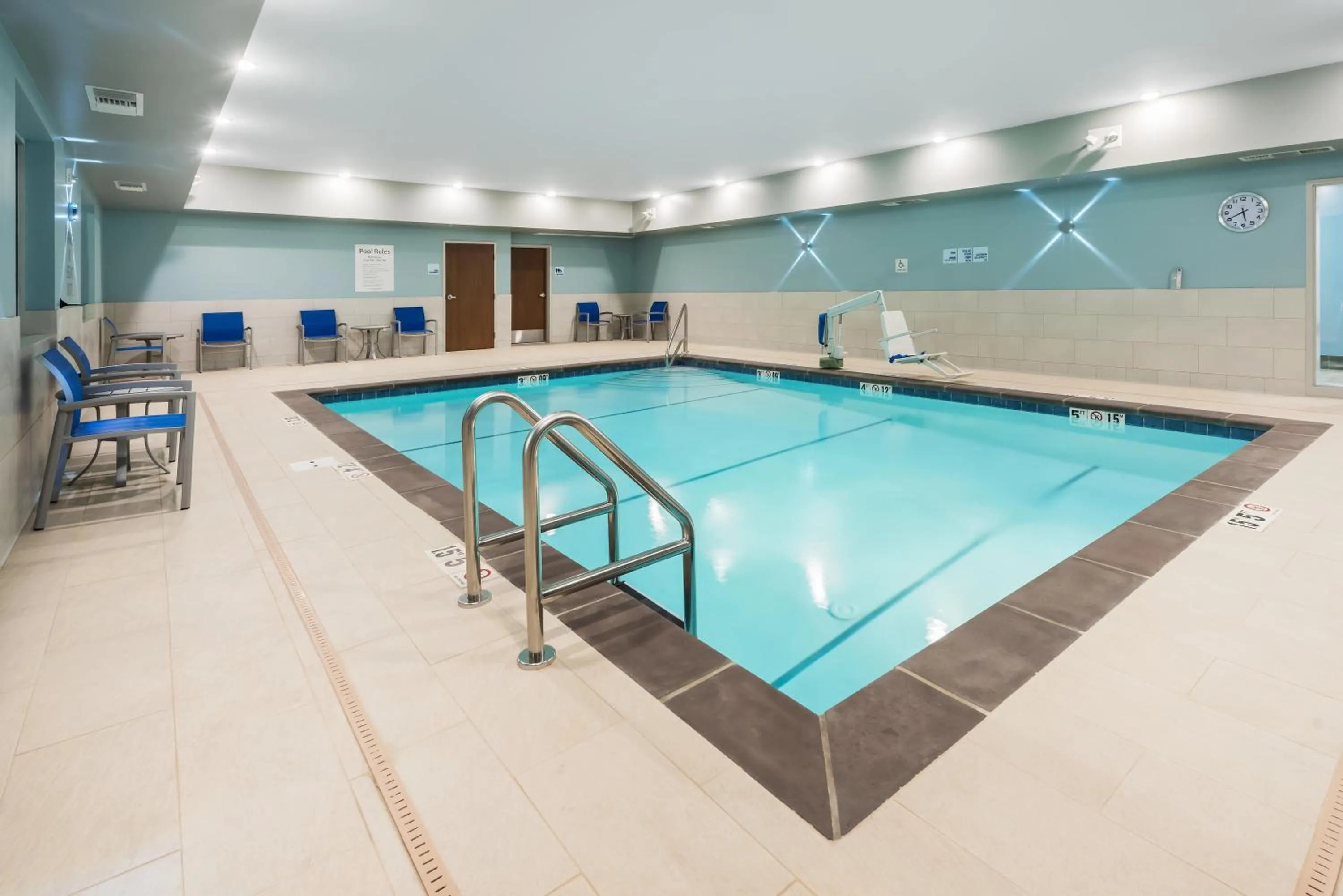 Swimming pool in Holiday Inn Express & Suites West Plains Southwest by IHG