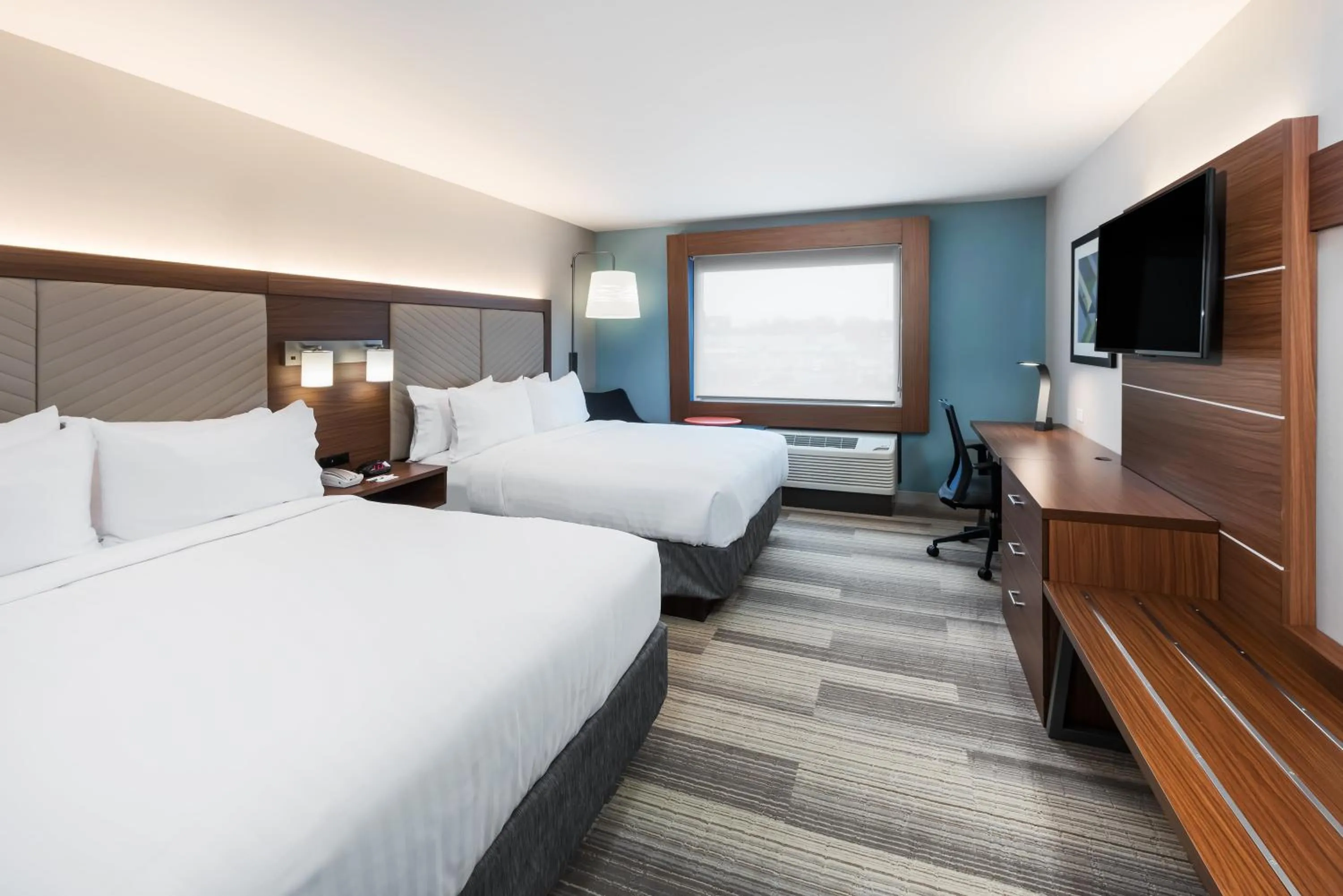 Photo of the whole room, Bed in Holiday Inn Express & Suites West Plains Southwest by IHG