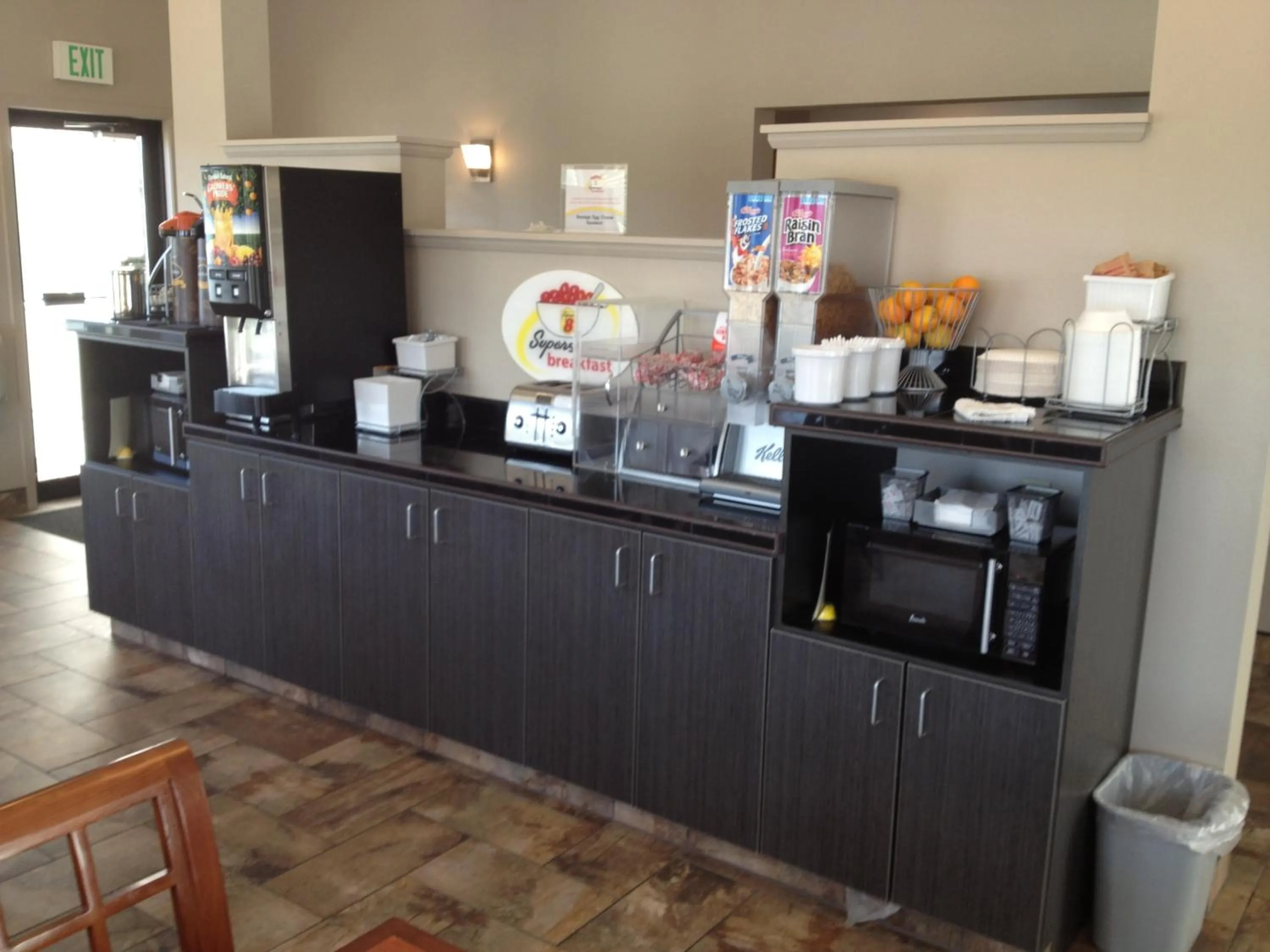 Kitchen or kitchenette in Super 8 by Wyndham Pocatello