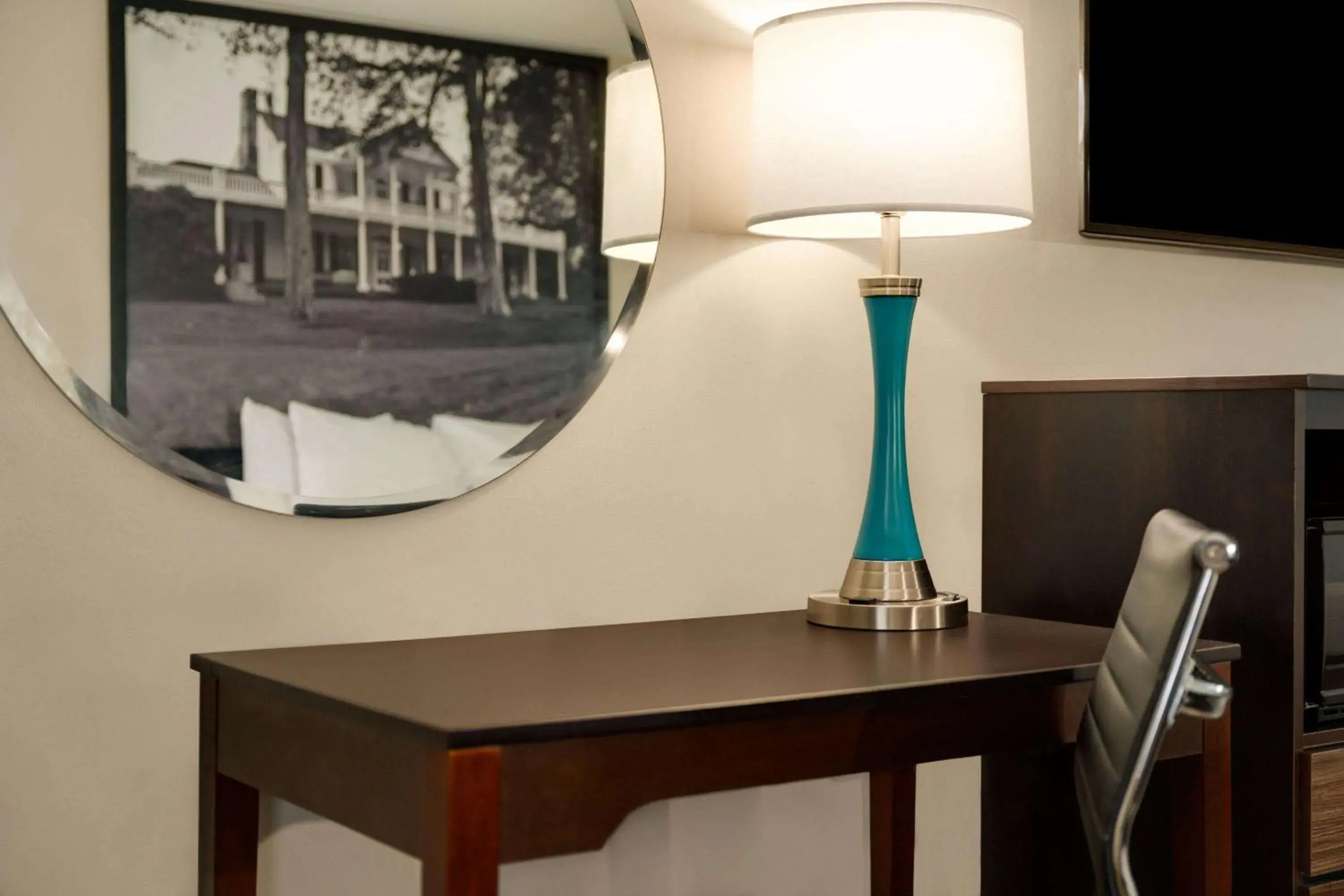 Photo of the whole room in Super 8 by Wyndham Ocean Springs Biloxi Photo of the whole room in Super 8 by Wyndham Ocean Springs Biloxi