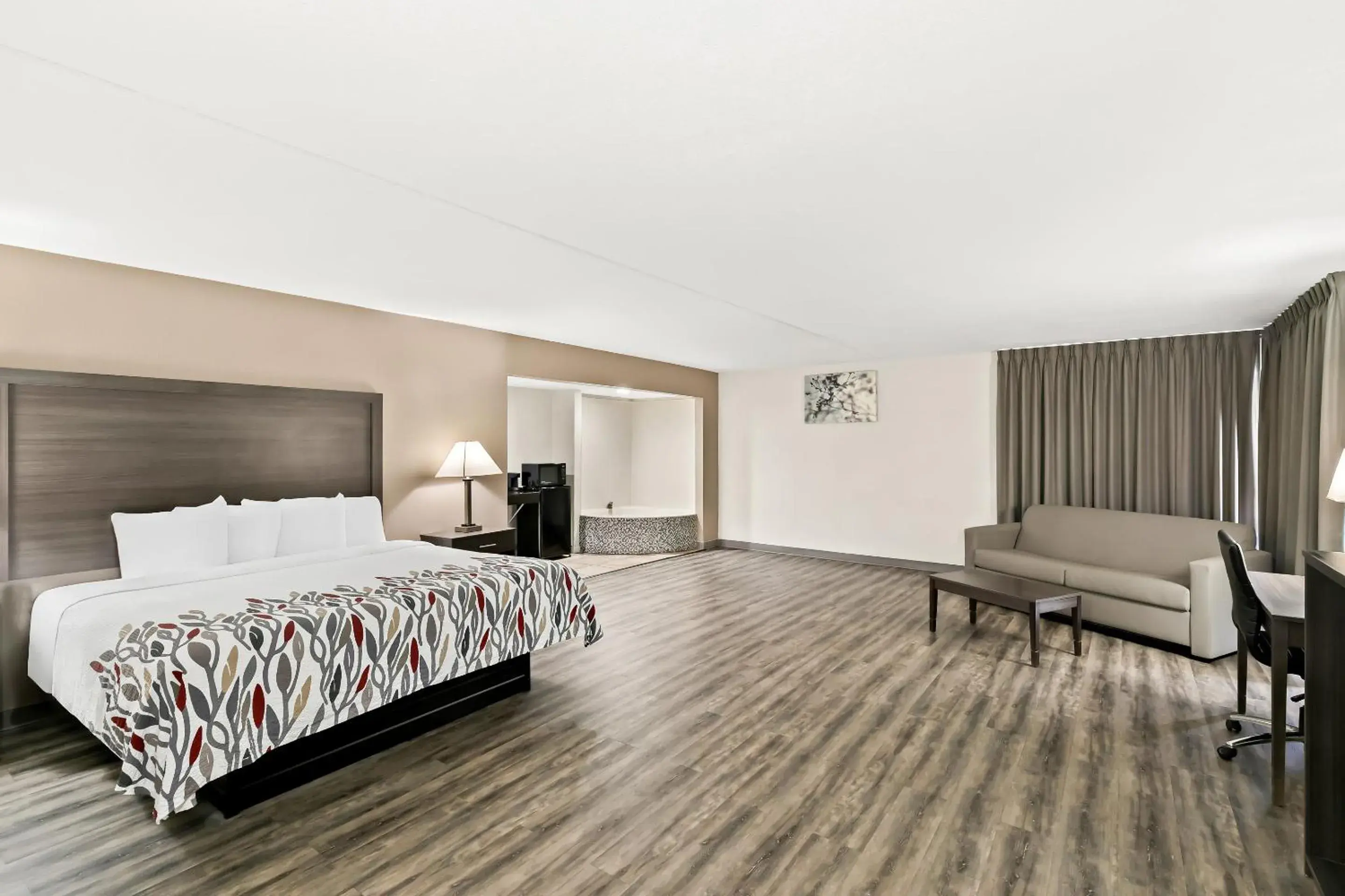 Bedroom, Bed in Red Roof Inn & Suites Duncan Bedroom, Bed in Red Roof Inn & Suites Duncan