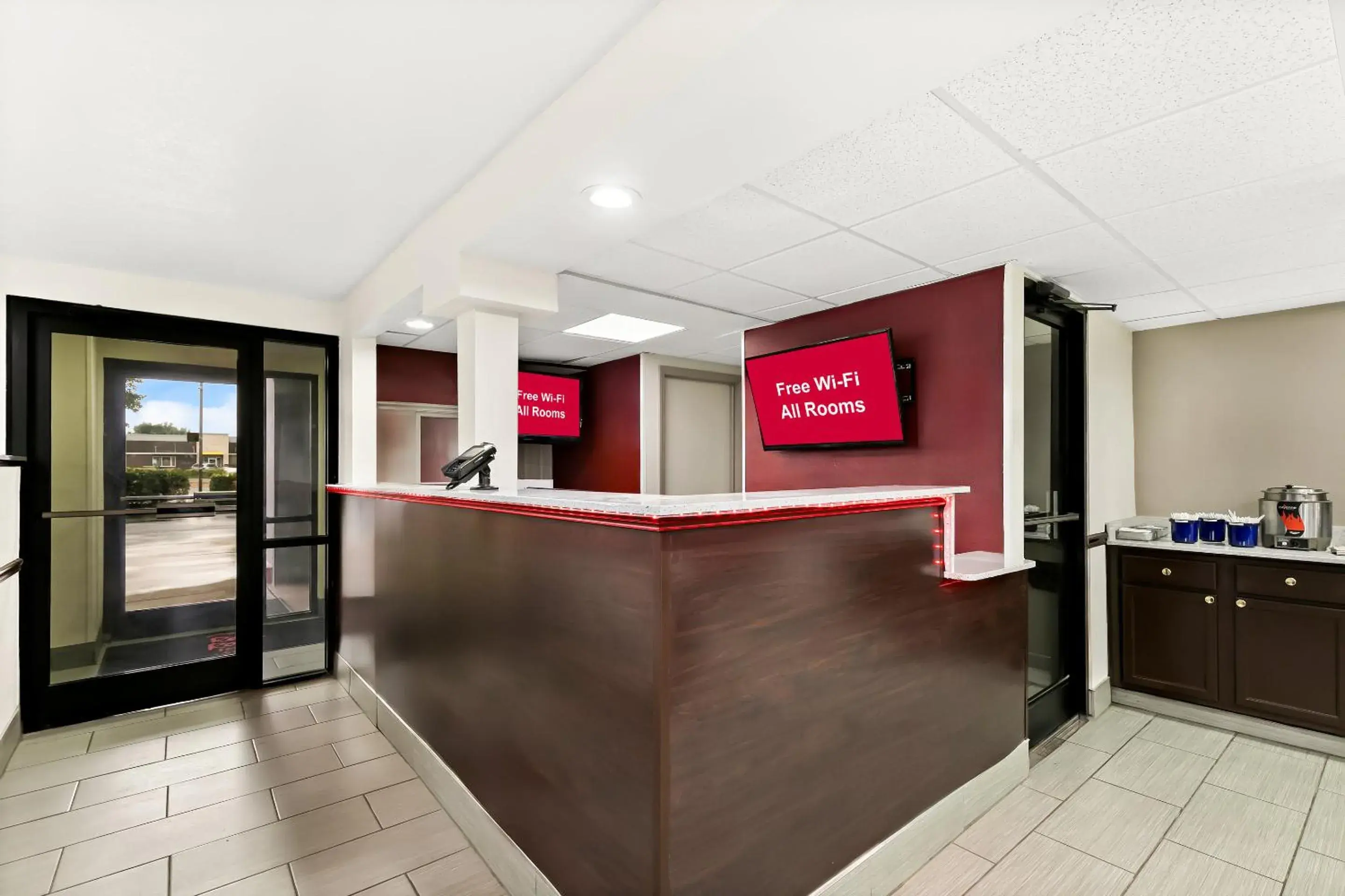 Lobby or reception in Red Roof Inn & Suites Duncan Lobby or reception in Red Roof Inn & Suites Duncan