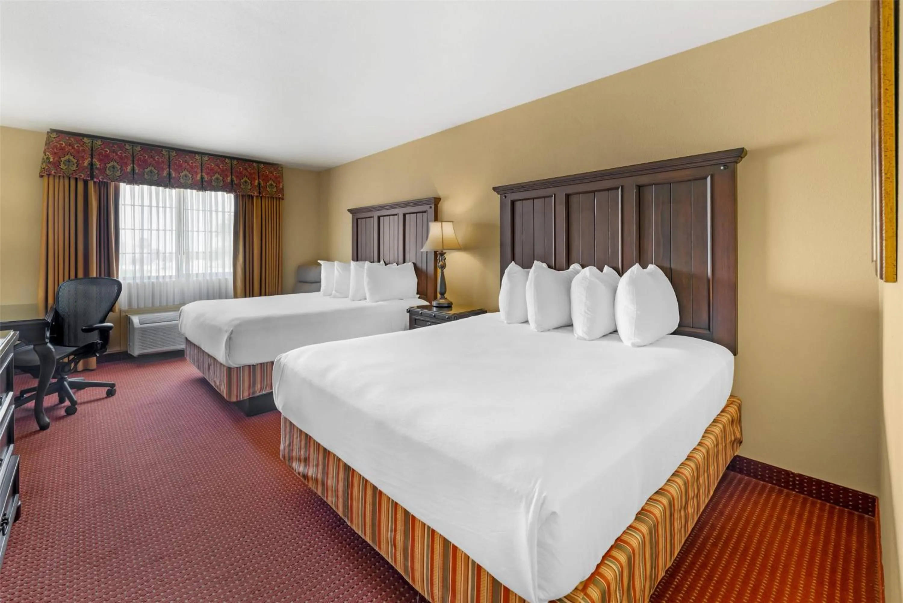 Bedroom, Bed in Best Western San Isidro Inn