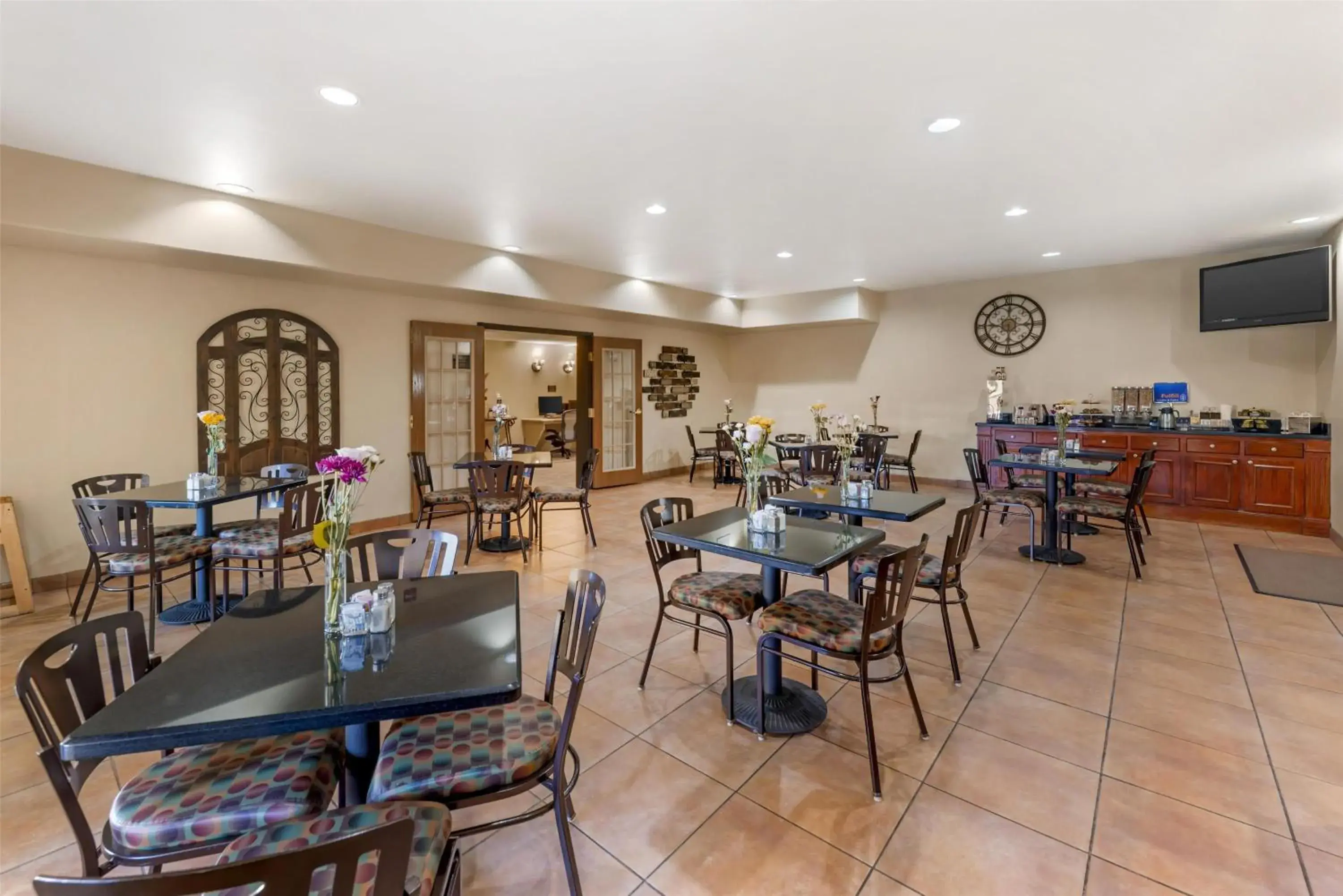 Breakfast in Best Western San Isidro Inn Breakfast in Best Western San Isidro Inn