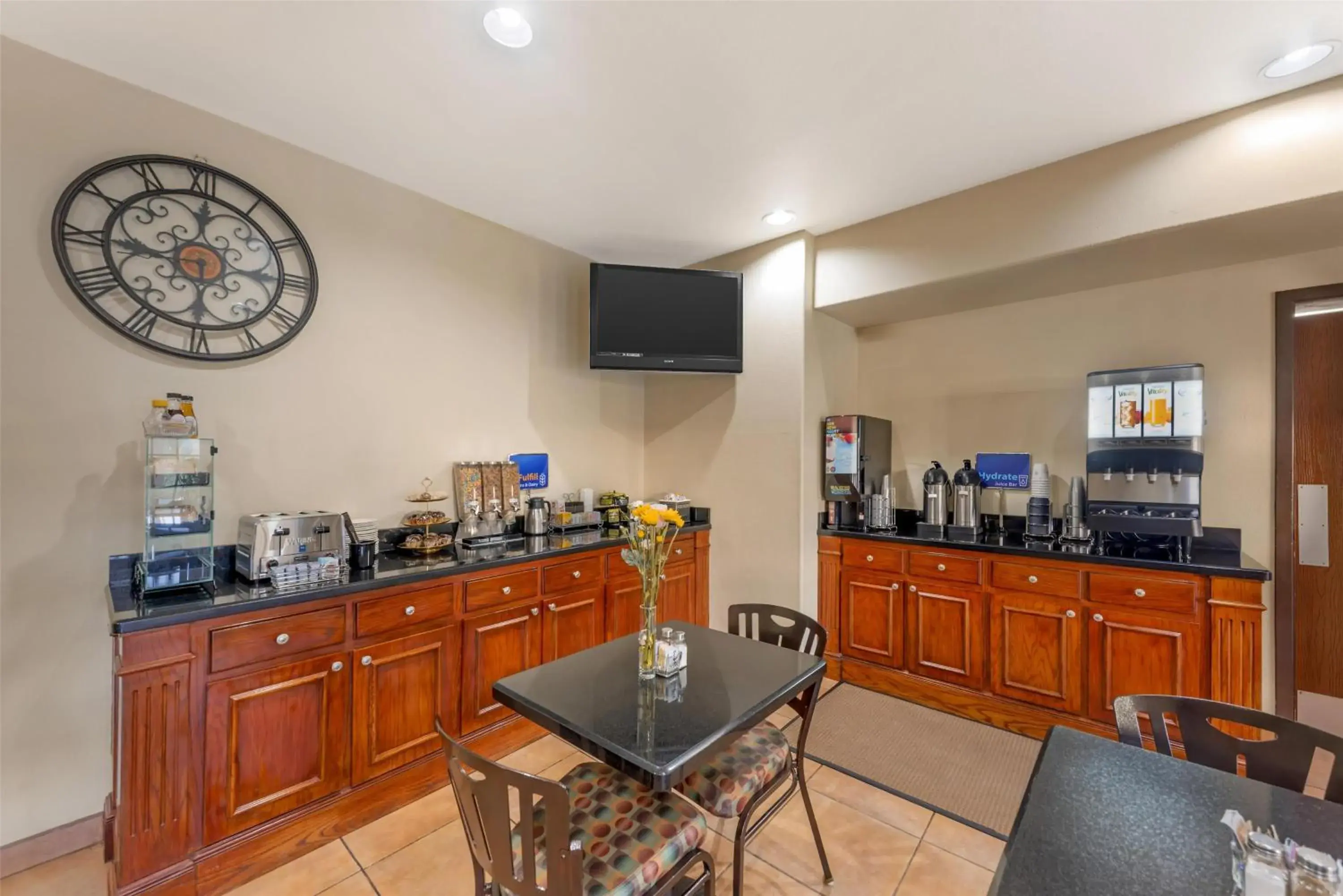 Breakfast in Best Western San Isidro Inn Breakfast in Best Western San Isidro Inn