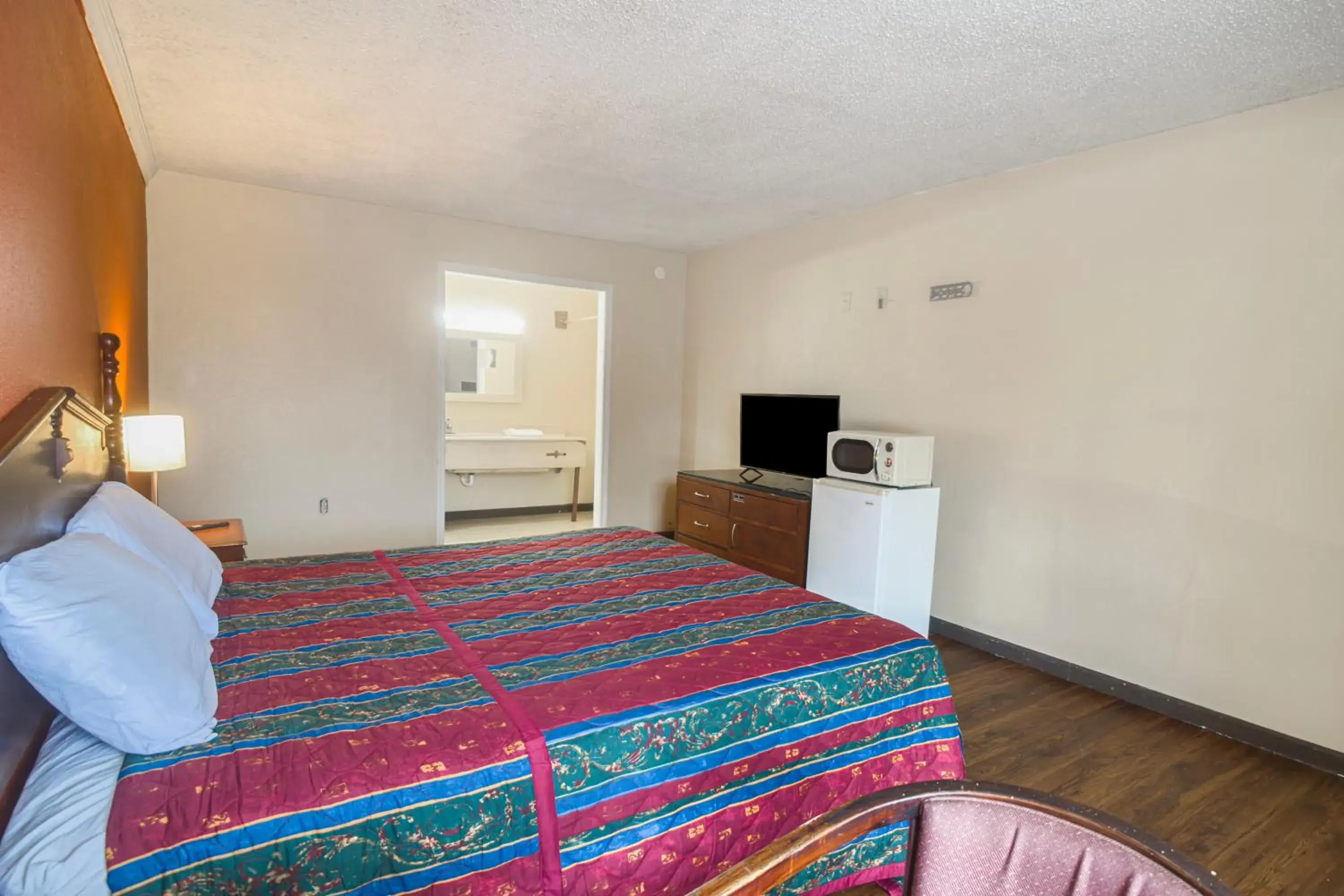 Bedroom, Bed in OYO Hotel Vienna I-75 Bedroom, Bed in OYO Hotel Vienna I-75