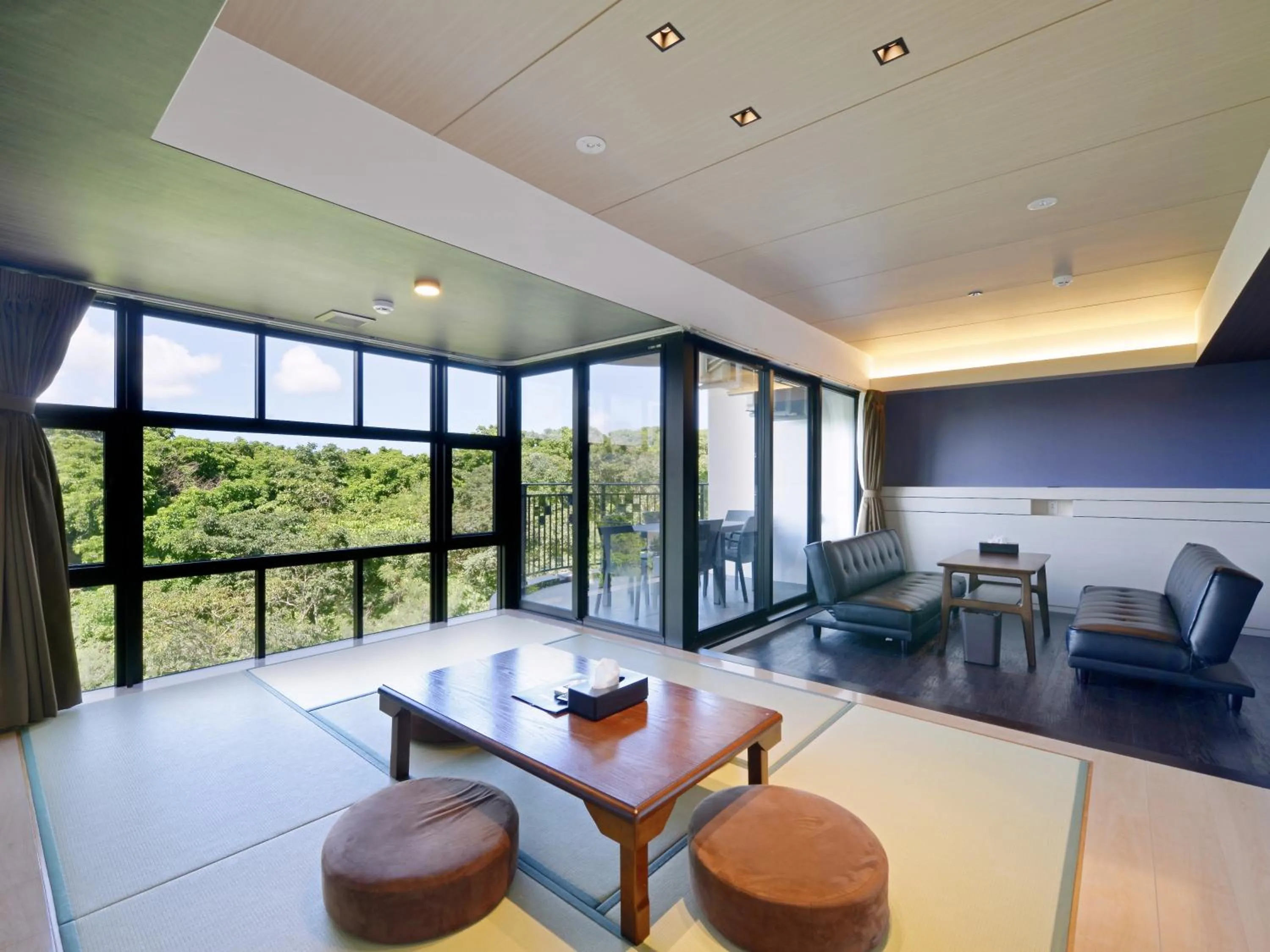 Photo of the whole room in Karry CONDO CHURAUMI