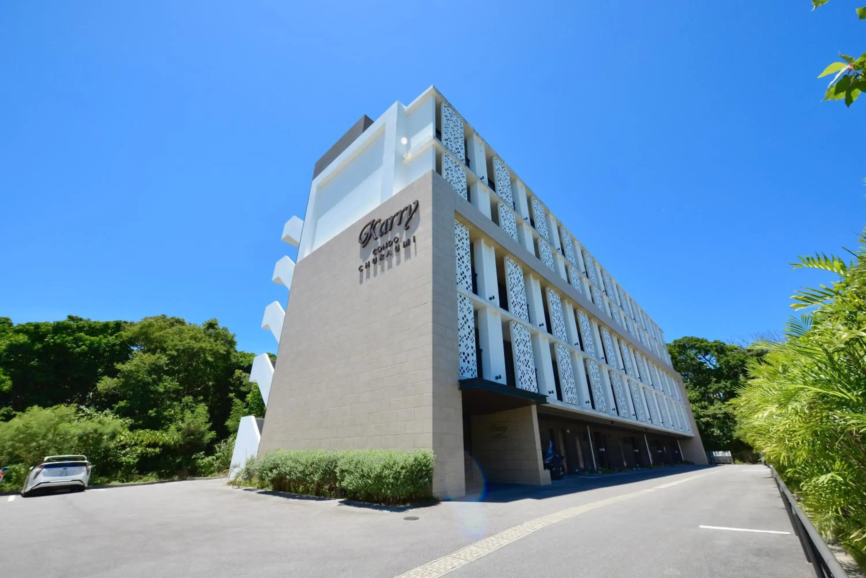 Property building in Karry CONDO CHURAUMI Property building in Karry CONDO CHURAUMI