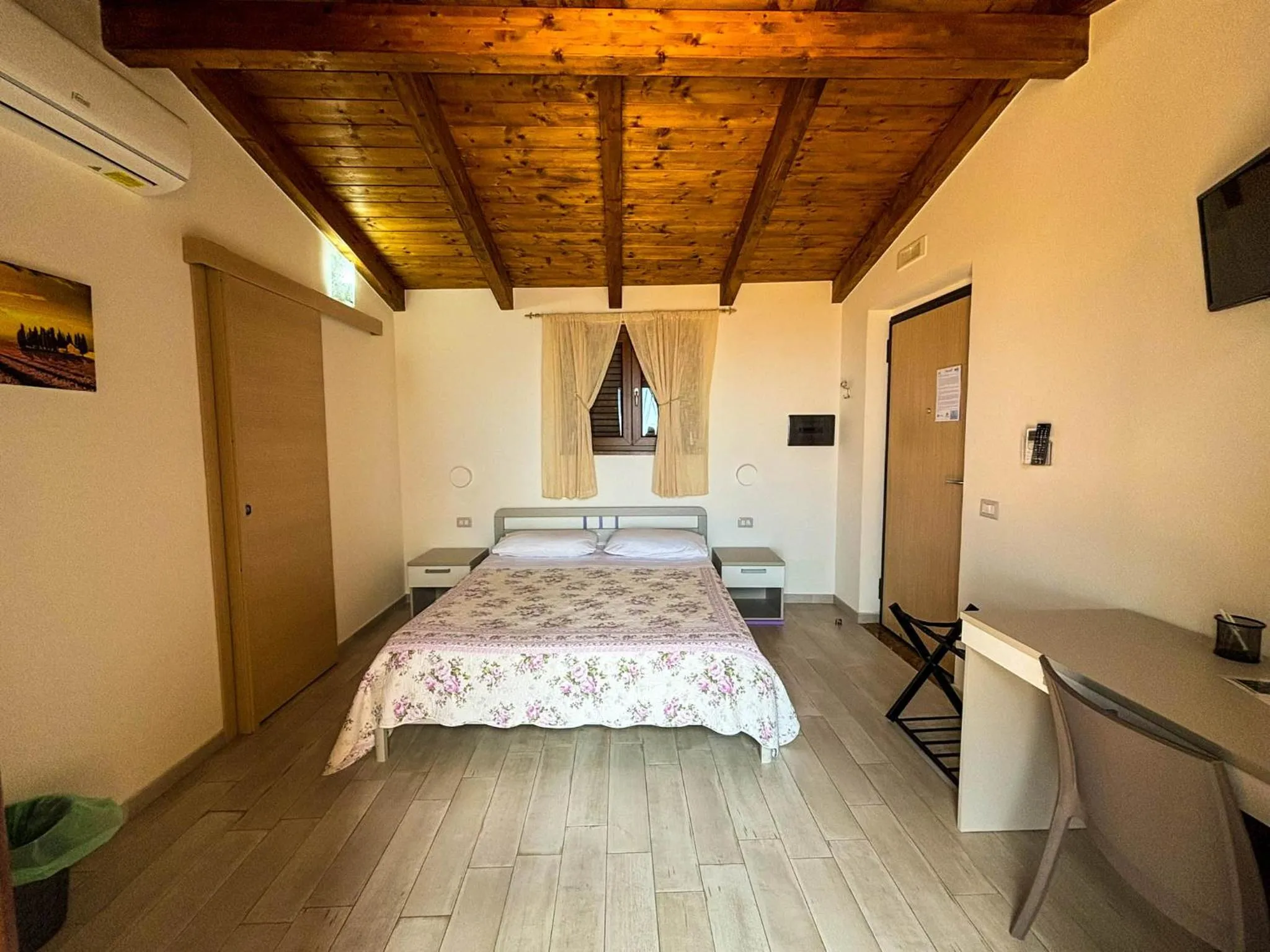 Bedroom, Bed in Tramonti d'Oro