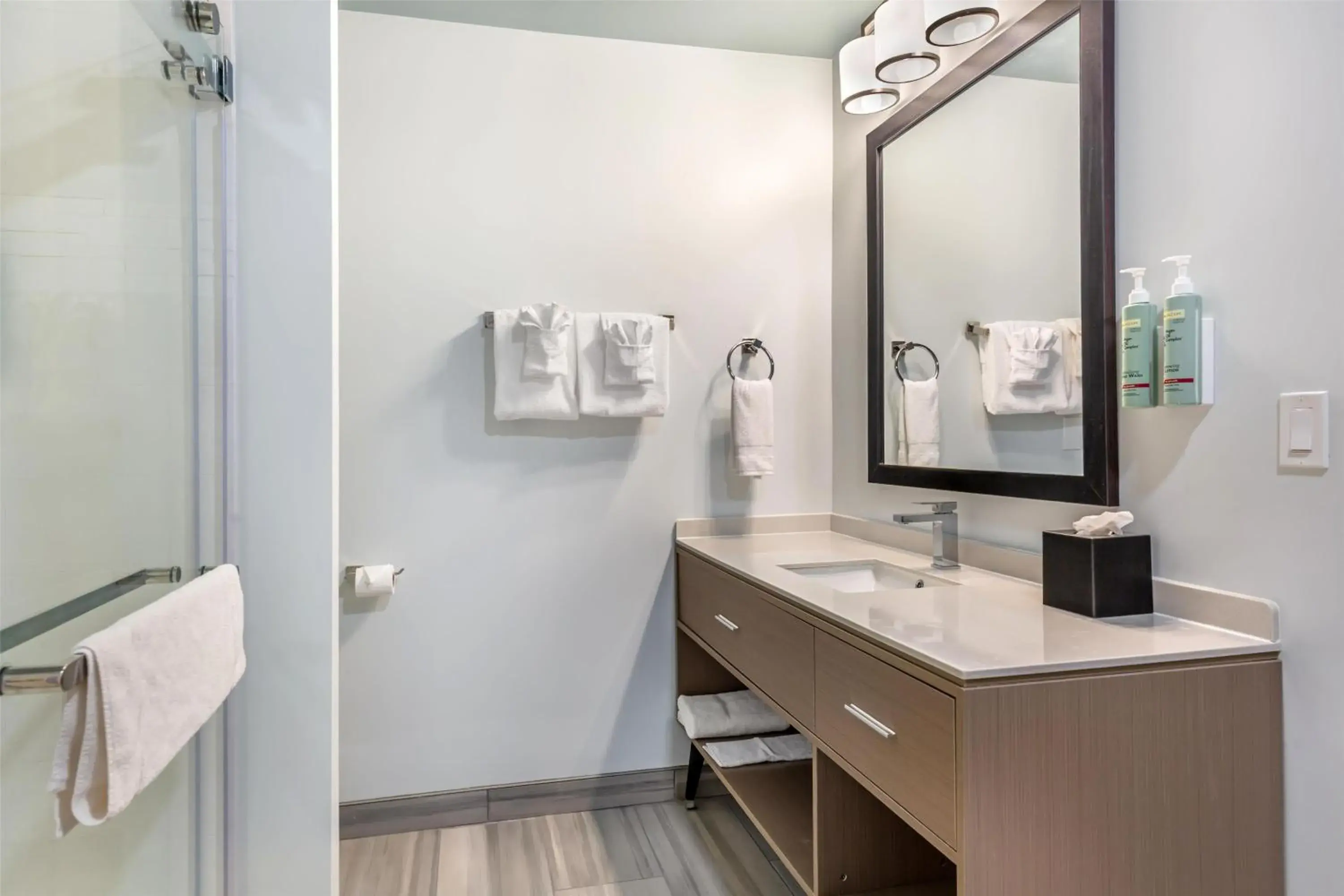 Bathroom in Best Western Manchester Bathroom in Best Western Manchester