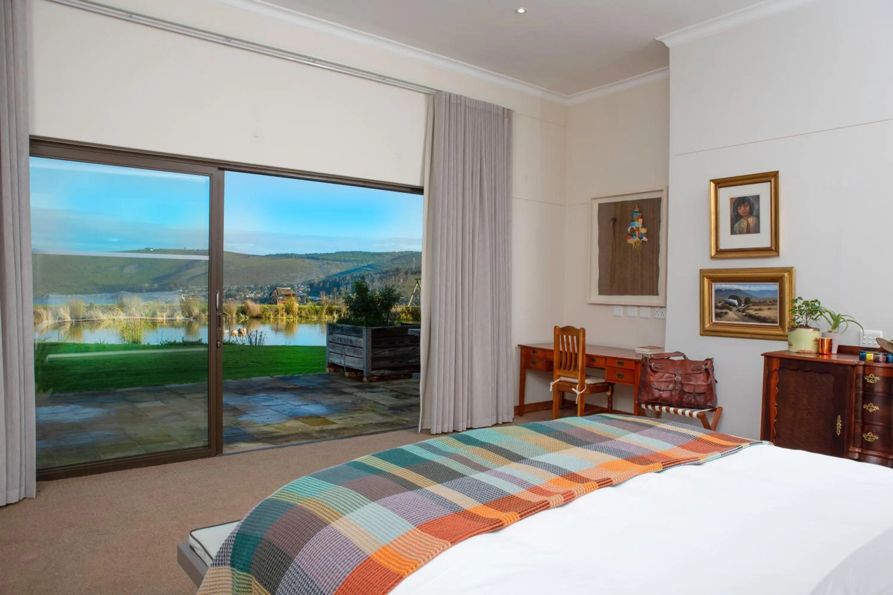 Photo of the whole room, Bed in Hudson Manor - Entabeni, Knysna