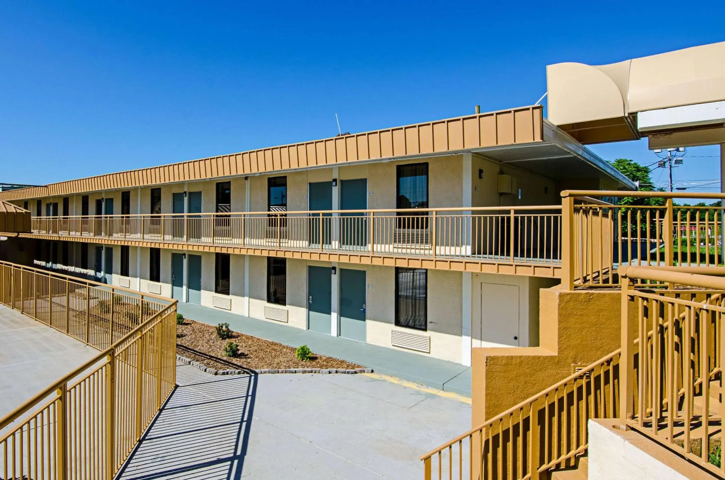 Property building, Balcony/Terrace in Travel Inn Bristol near State Street