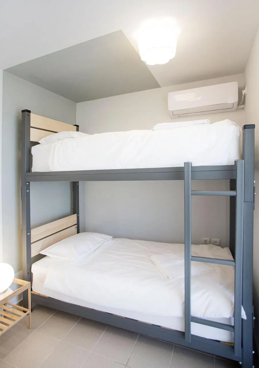 bunk bed, Bed in Snooze H