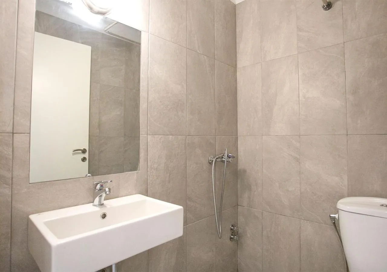 Shower in Snooze H