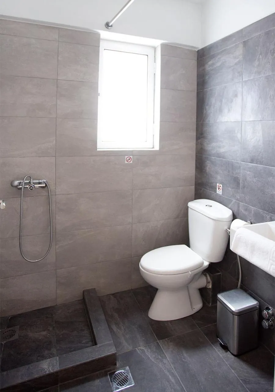 Shower in Snooze H