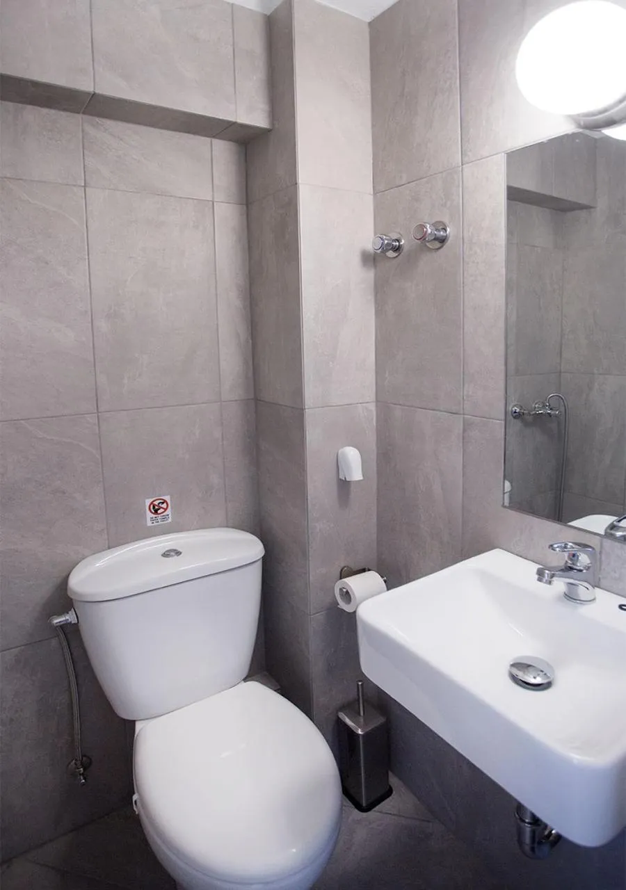 Shower in Snooze H