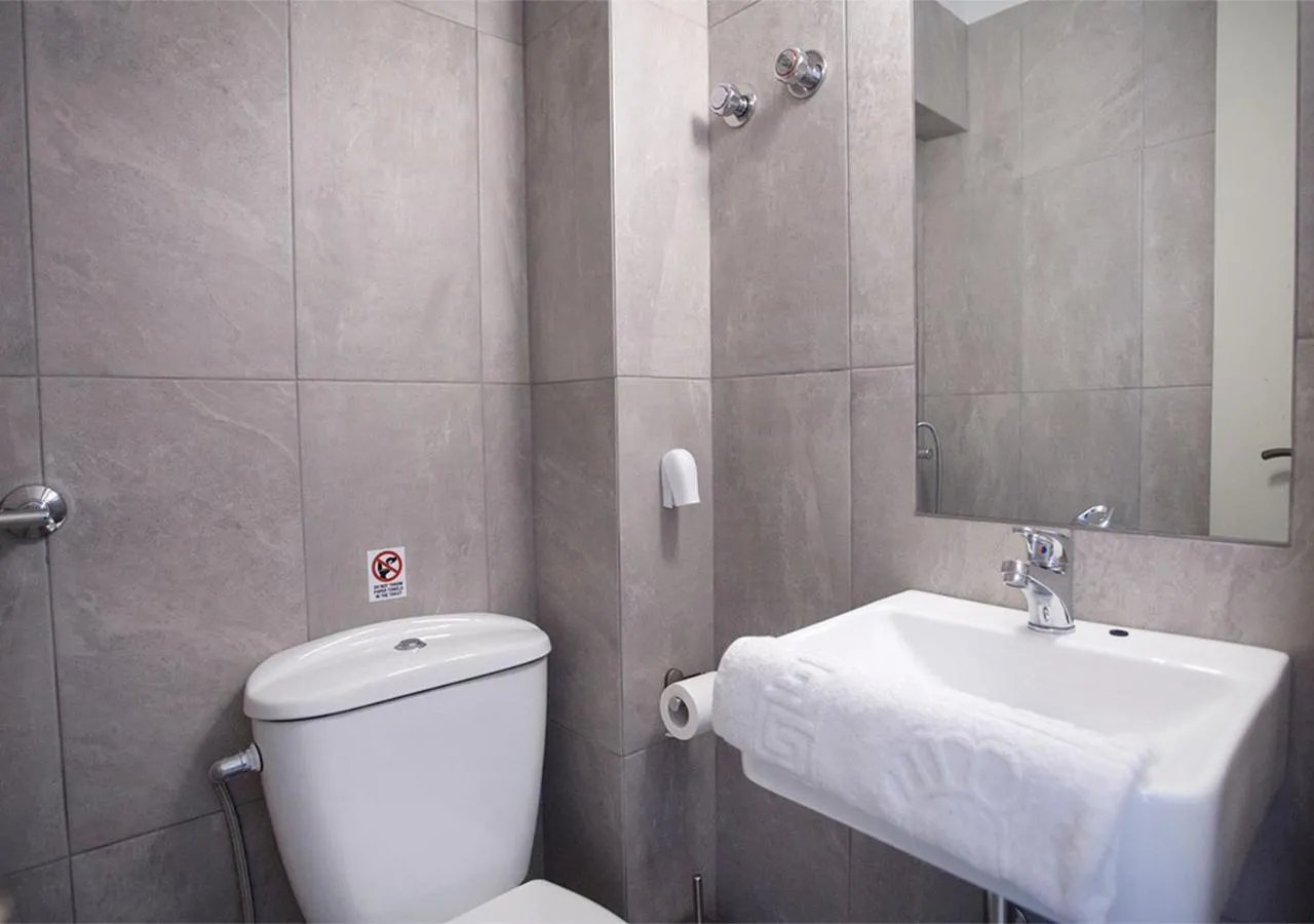 Shower in Snooze H
