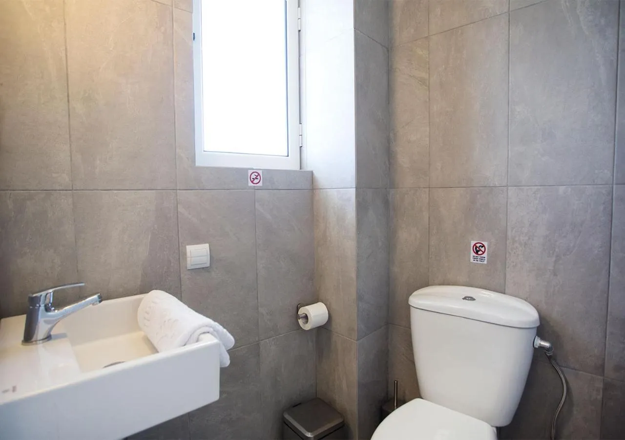 Shower in Snooze H