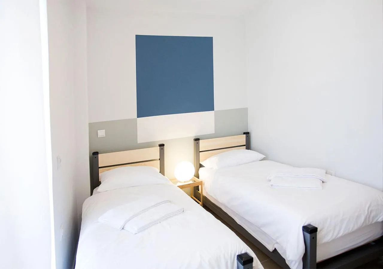 Bed in Snooze H
