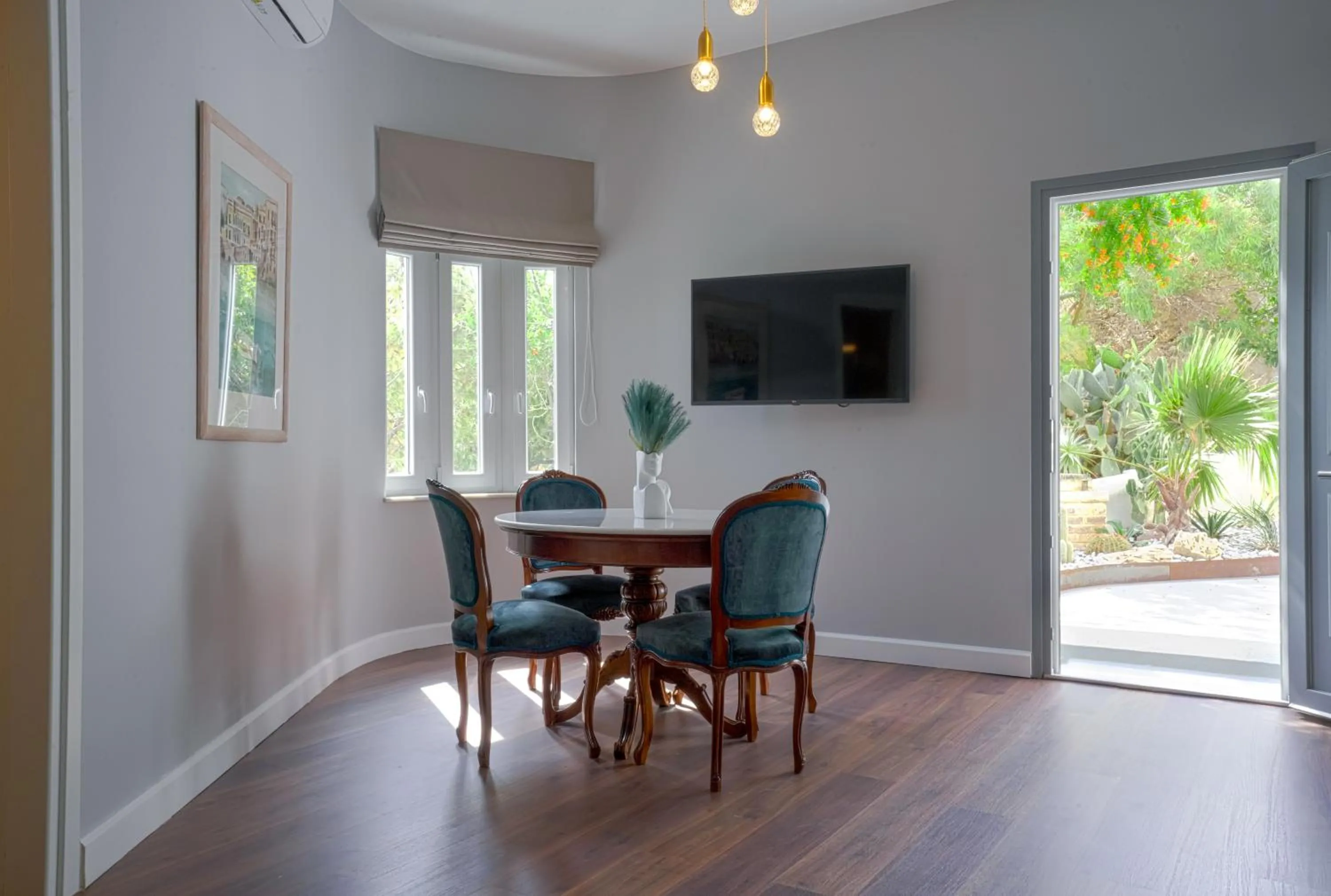 Dinner in Pafsilipon Suites