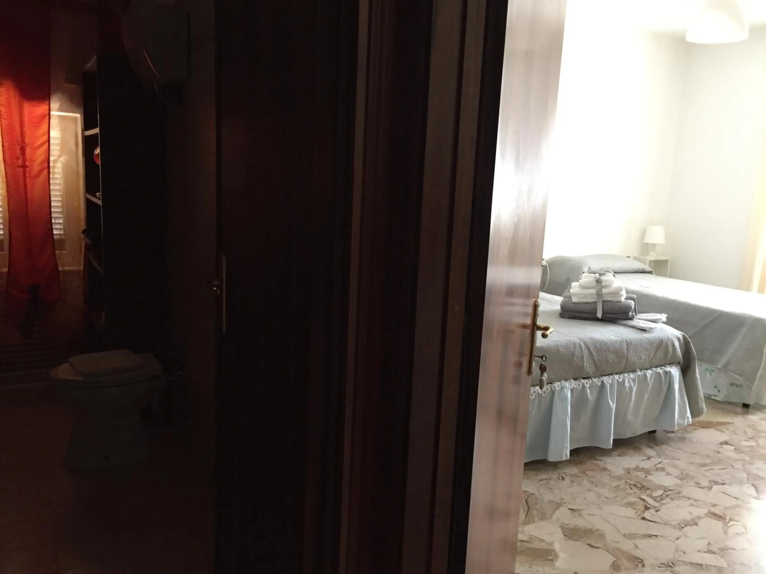 Family Room with Shower in B&B Dell'Annunziata