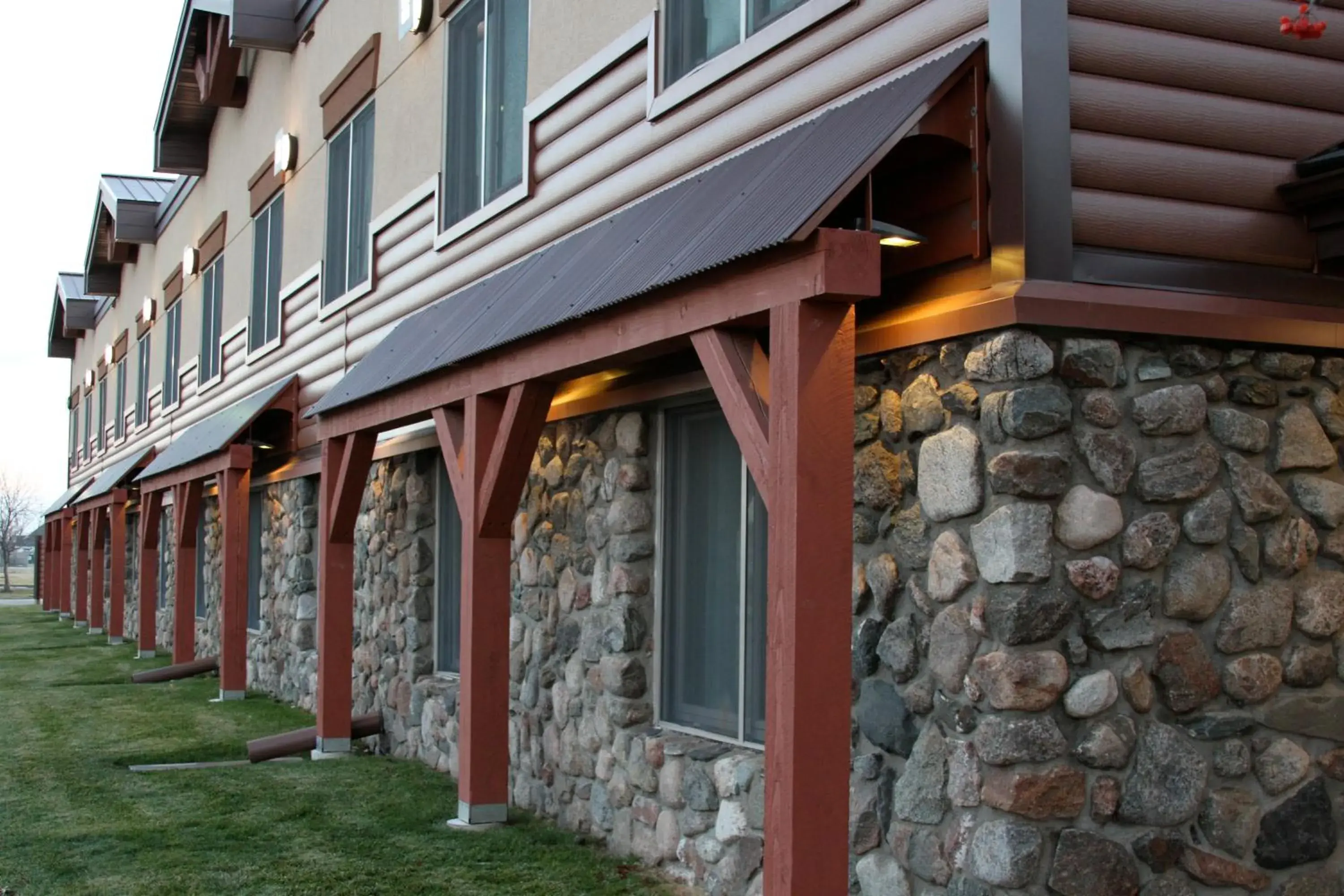 Facade/entrance in C'mon Inn Grand Forks Facade/entrance in C'mon Inn Grand Forks