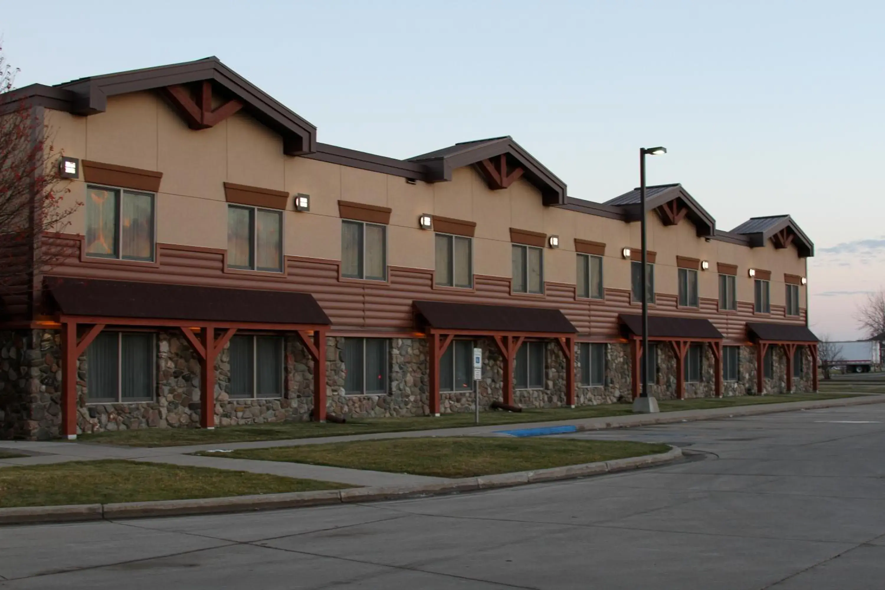Facade/entrance in C'mon Inn Grand Forks Facade/entrance in C'mon Inn Grand Forks