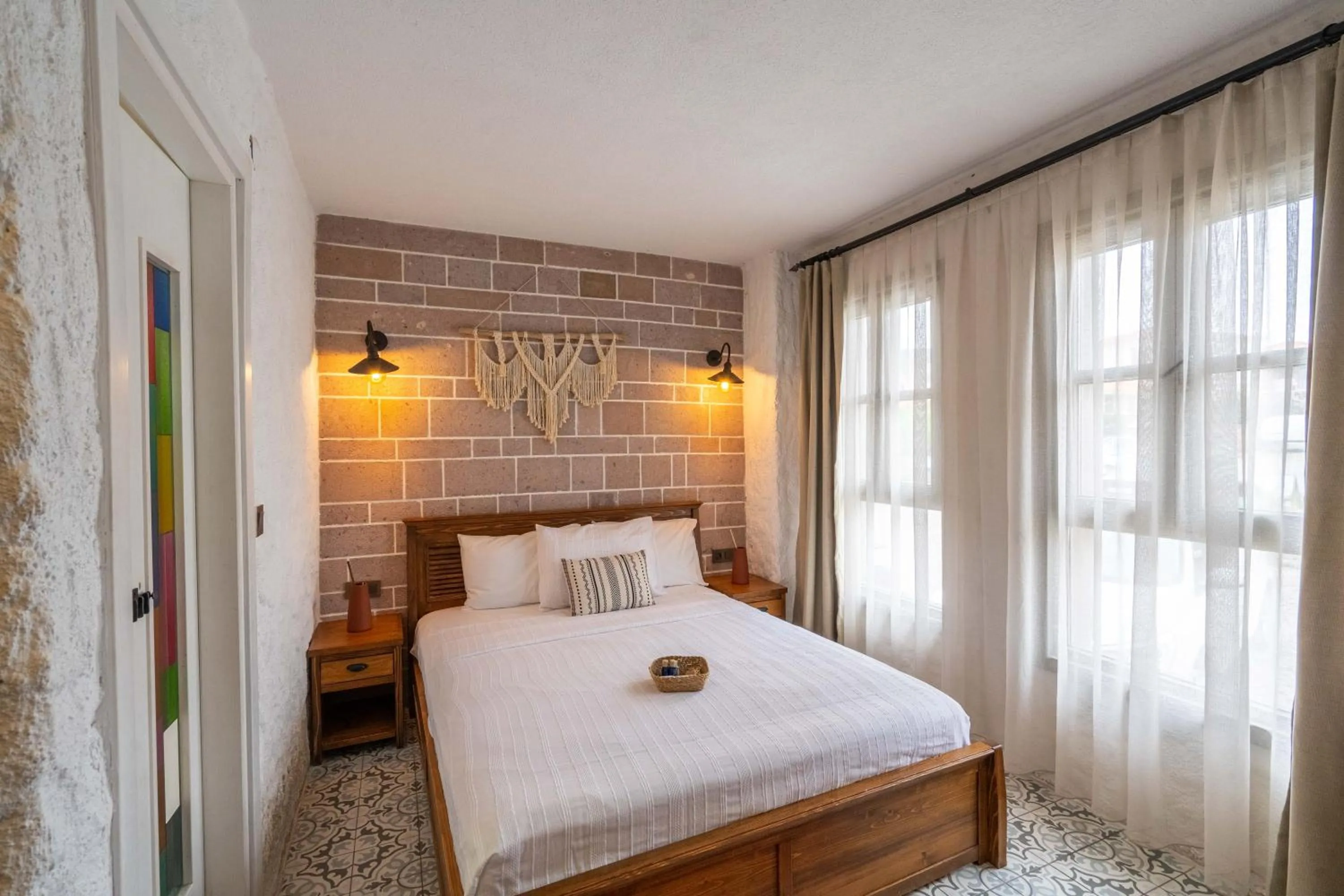 Photo of the whole room in Ajlan Hotel Cunda