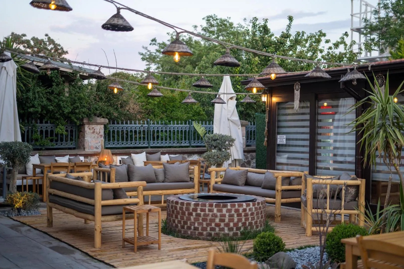 Seating area in Ajlan Hotel Cunda