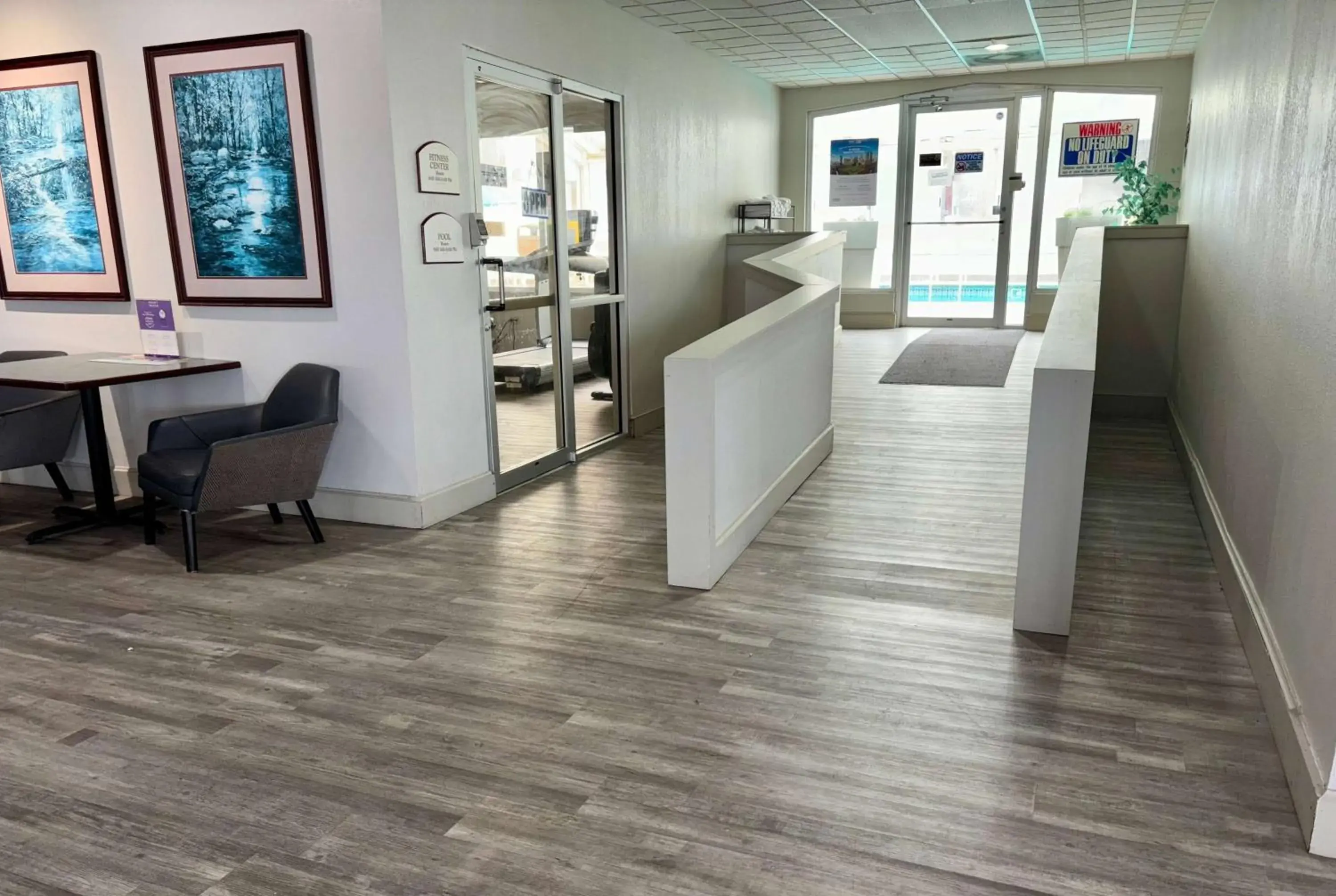 Lobby or reception in Baymont by Wyndham Keokuk Lobby or reception in Baymont by Wyndham Keokuk