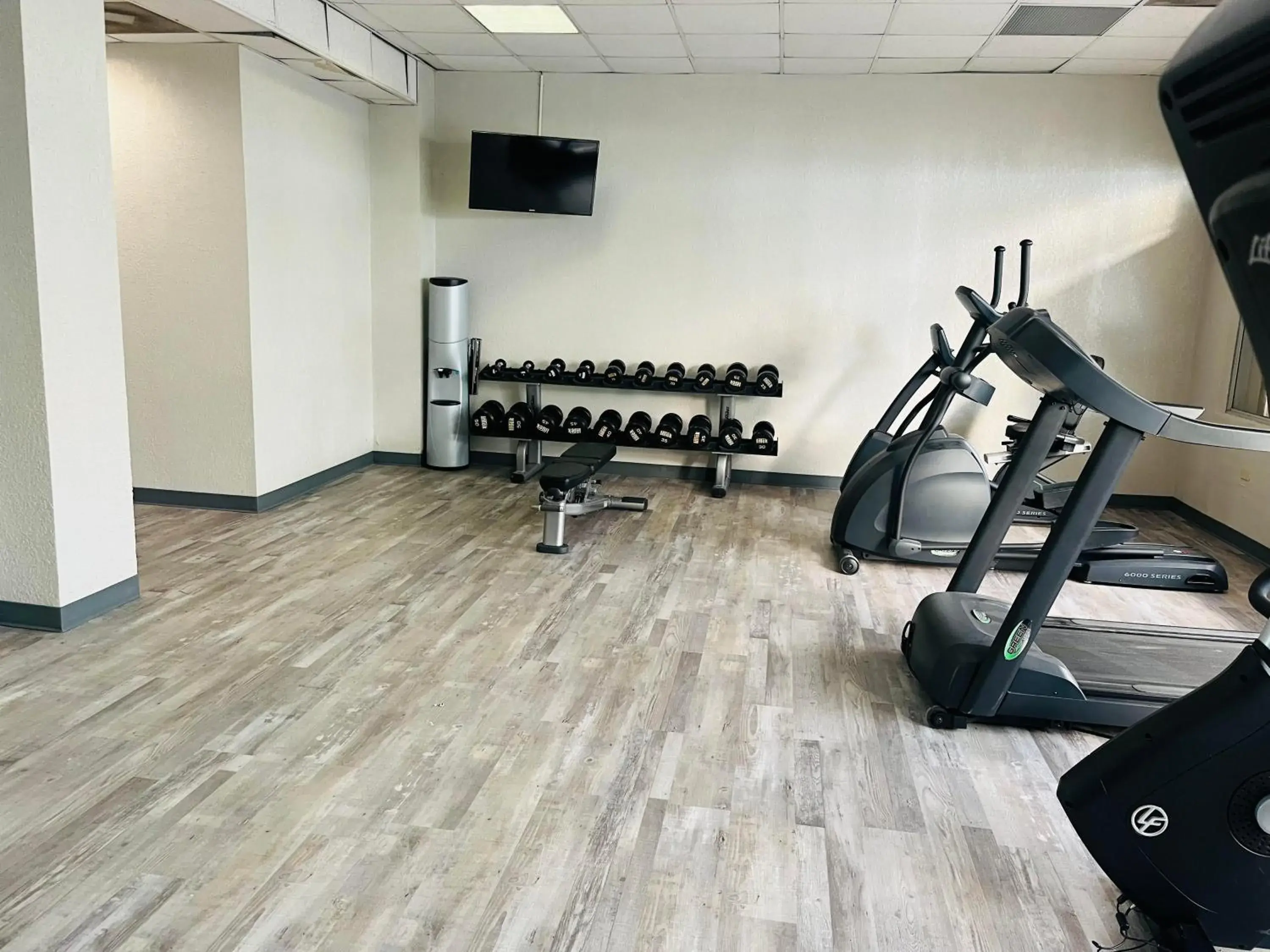 Fitness centre/facilities in Baymont by Wyndham Keokuk Fitness centre/facilities in Baymont by Wyndham Keokuk