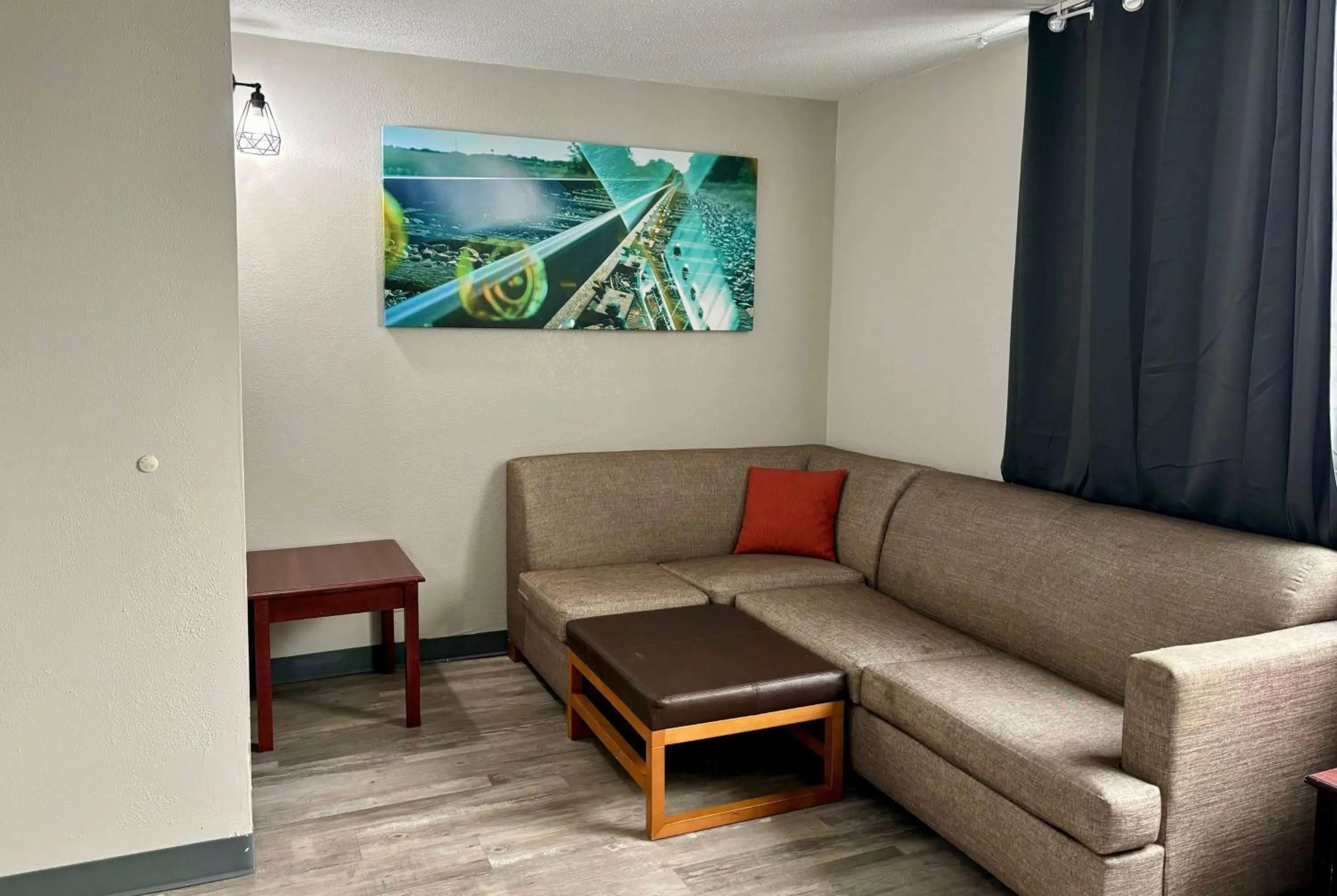 Photo of the whole room in Baymont by Wyndham Keokuk