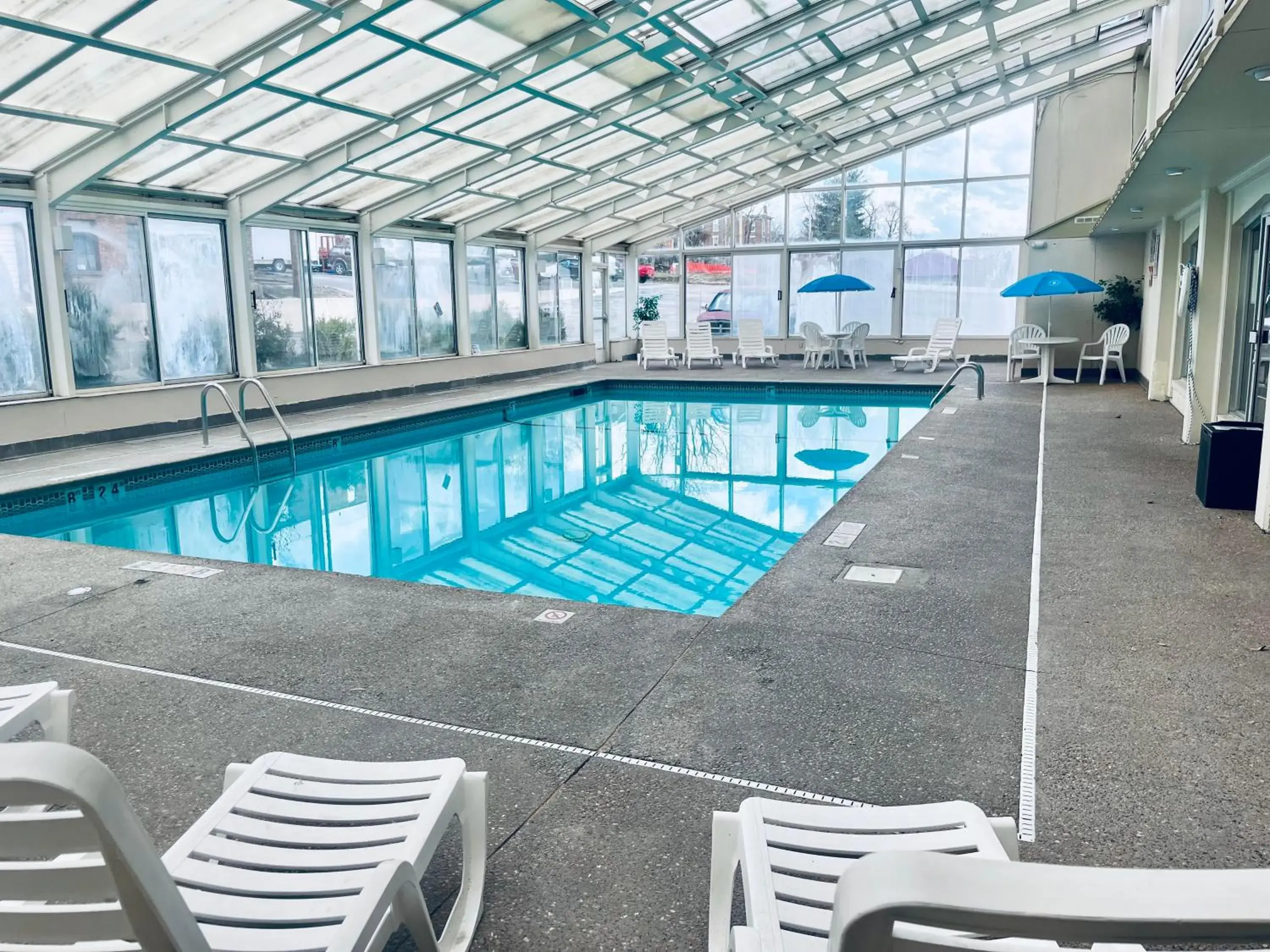 Swimming pool in Baymont by Wyndham Keokuk Swimming pool in Baymont by Wyndham Keokuk