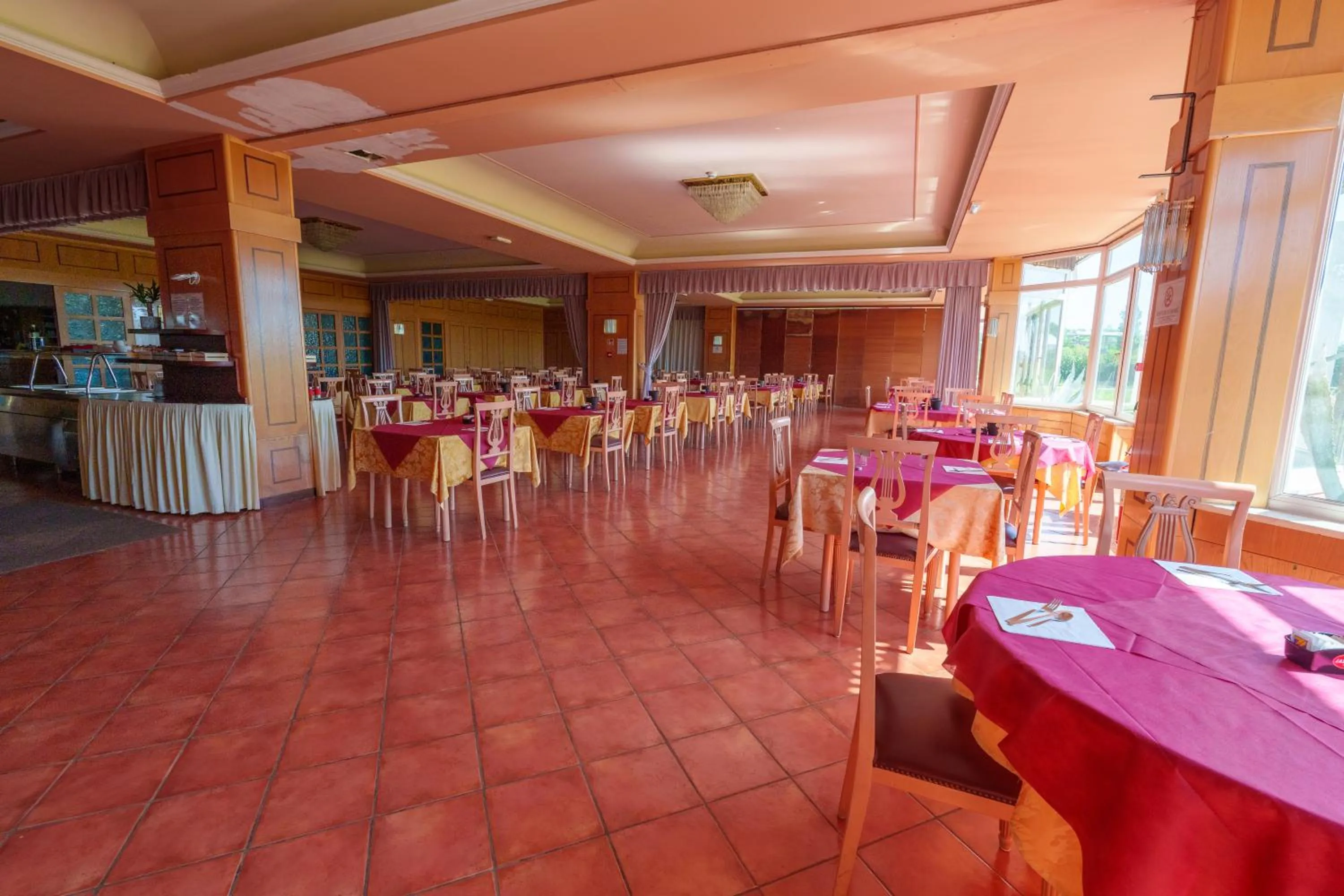Restaurant/places to eat in Hotel Villa Strassoldo "Ex Attianese Hotel Restaurant"