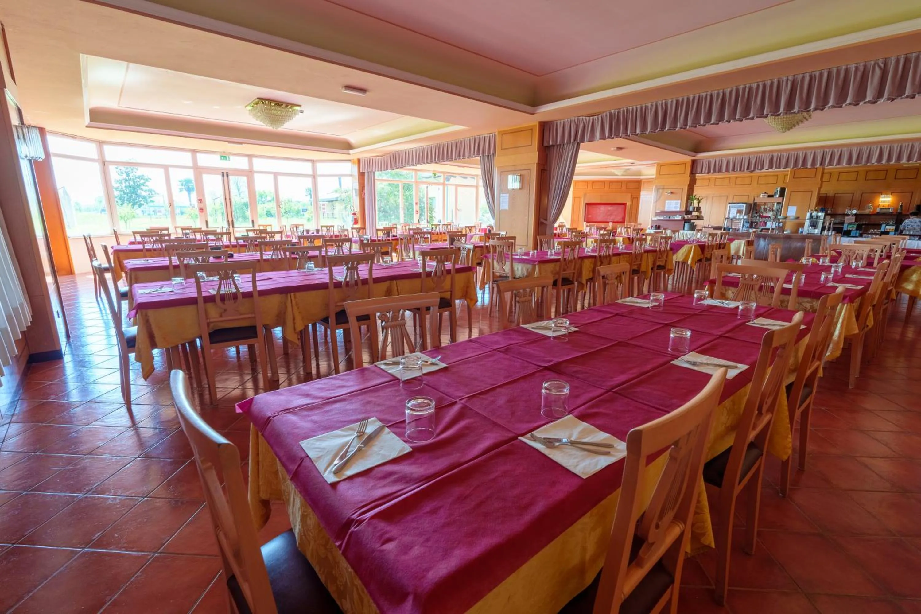 Restaurant/places to eat in Hotel Villa Strassoldo "Ex Attianese Hotel Restaurant"