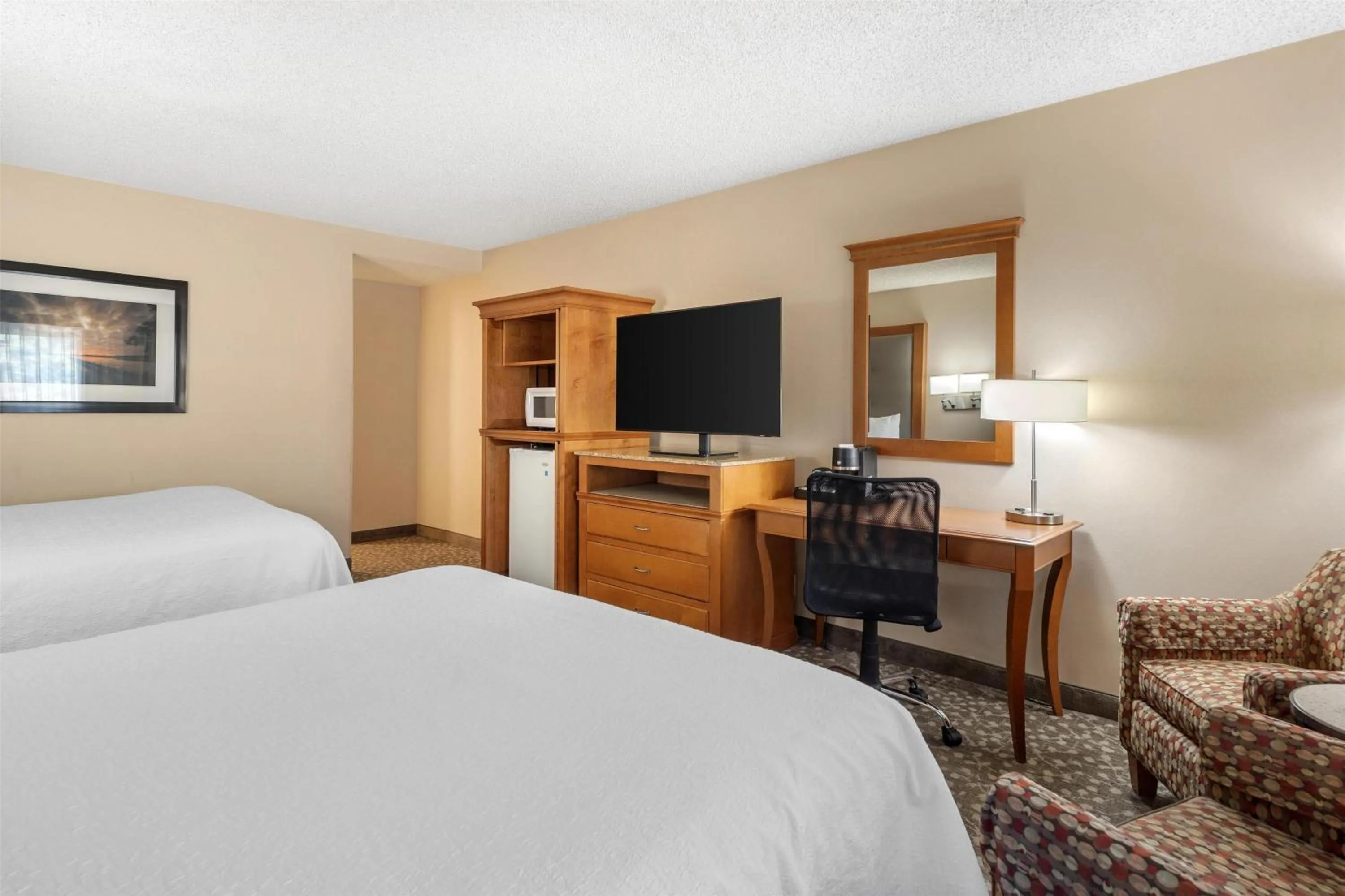 Bedroom, Bed in Best Western Plus Oak Harbor Hotel & Conference Center