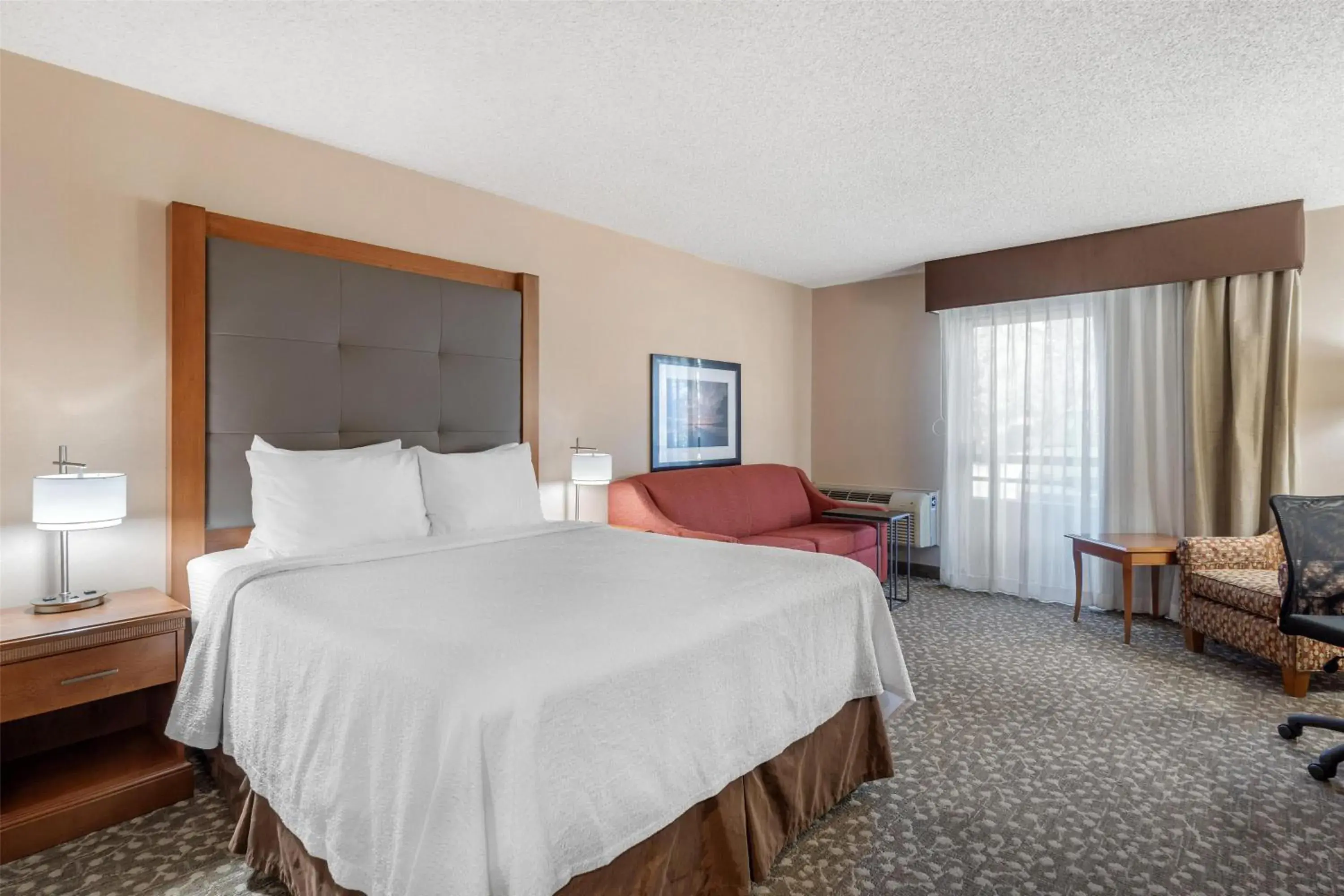 Bedroom, Bed in Best Western Plus Oak Harbor Hotel & Conference Center Bedroom, Bed in Best Western Plus Oak Harbor Hotel & Conference Center