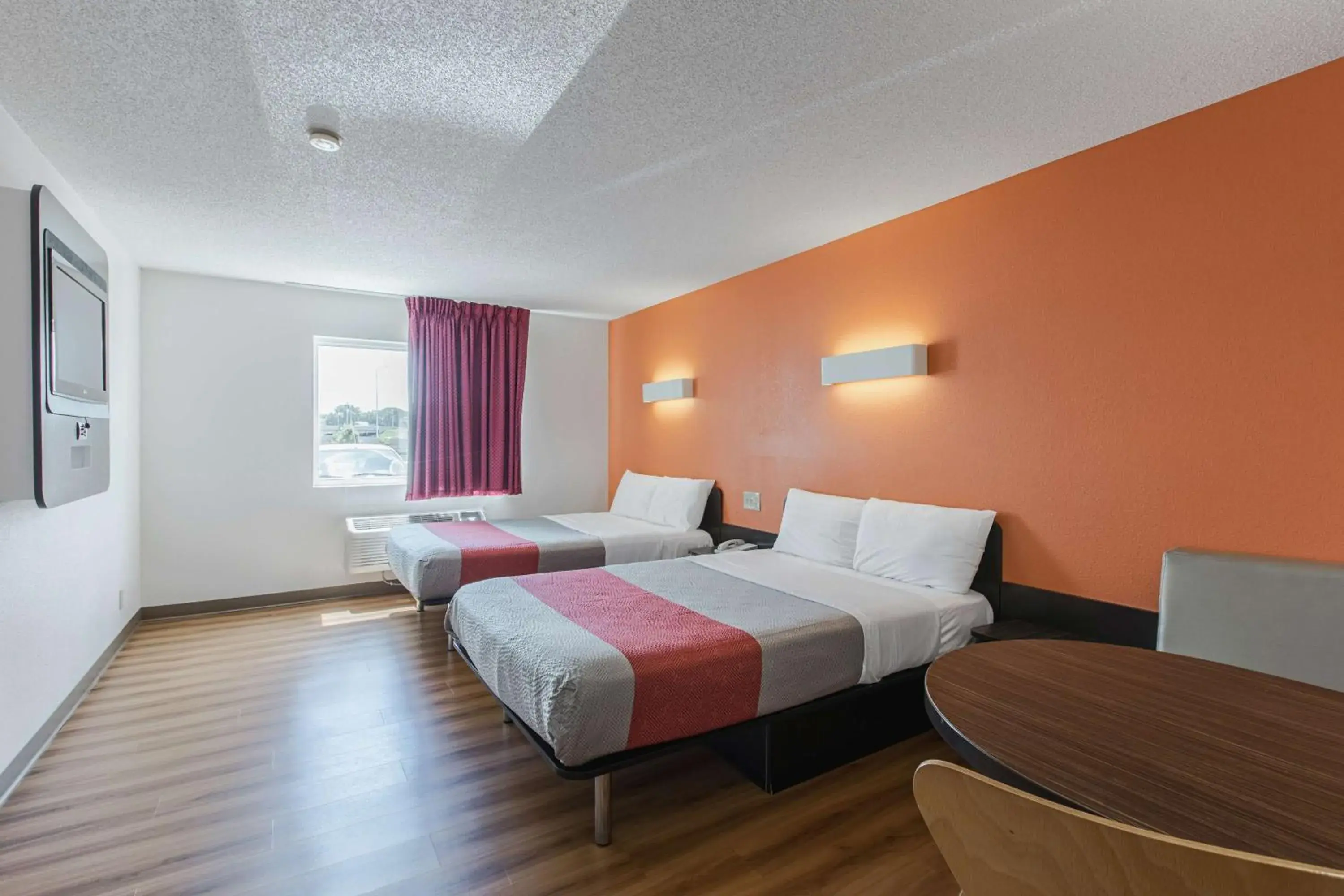 Bedroom, Bed in Motel 6 Omaha - Central Bedroom, Bed in Motel 6 Omaha - Central