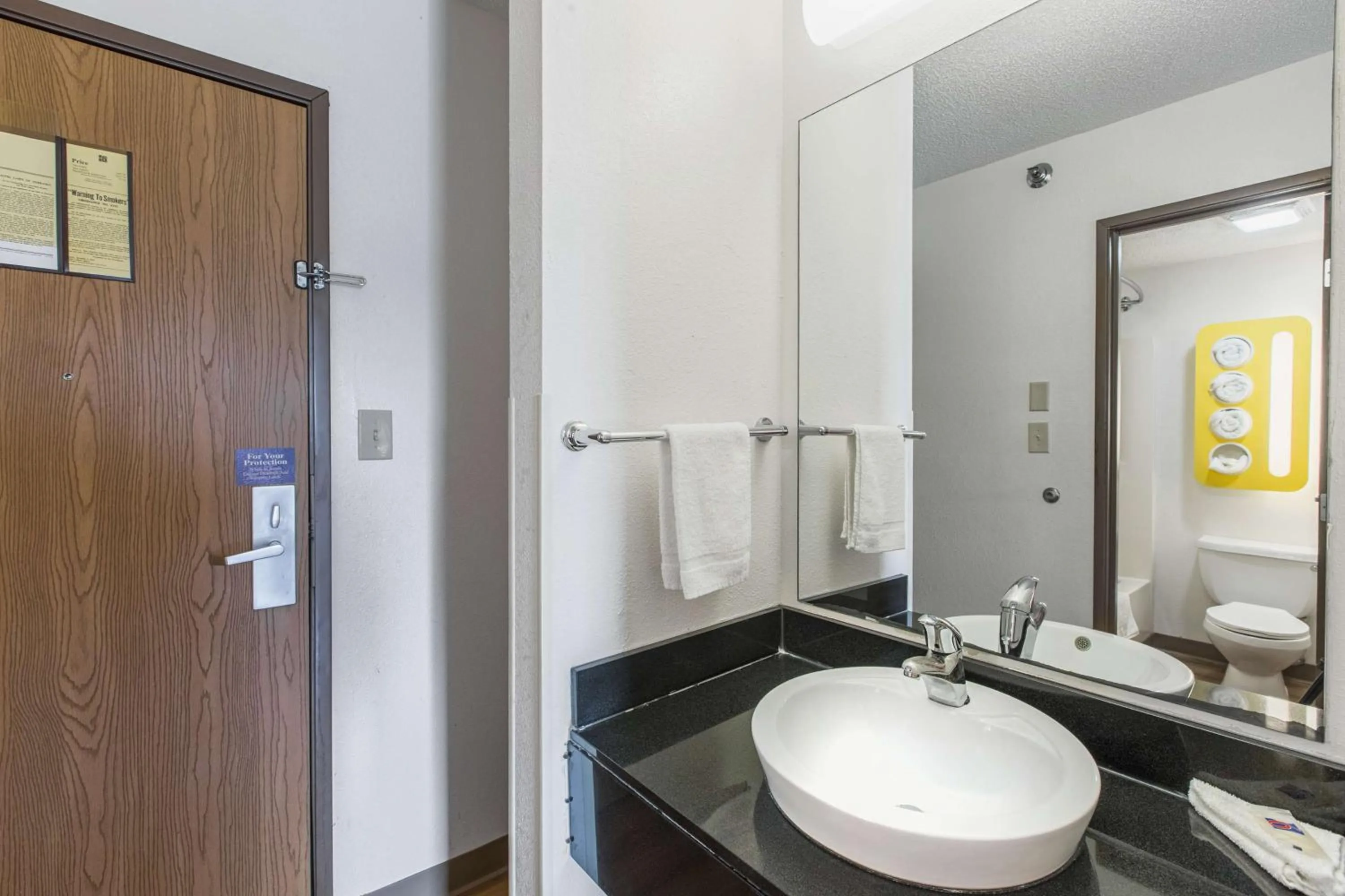 Bathroom in Motel 6 Omaha - Central