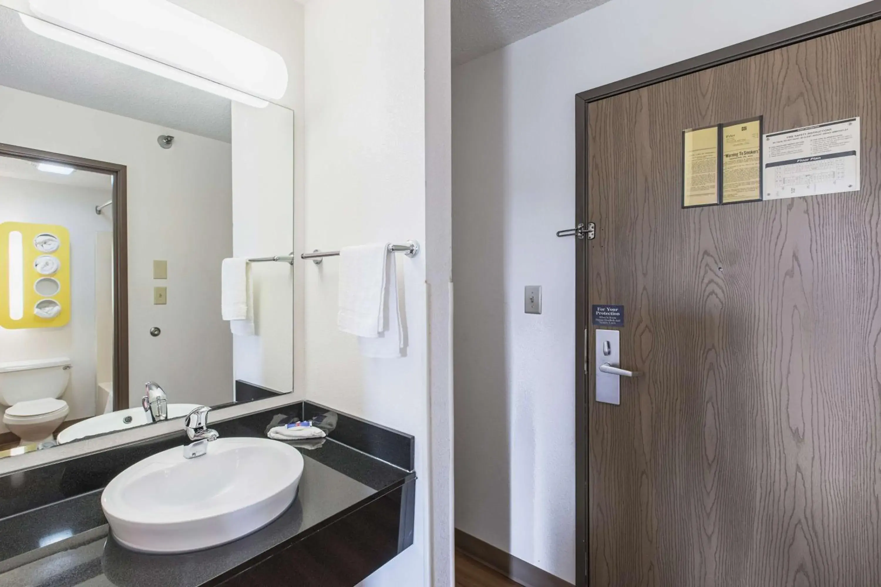 Quadruple Room - single occupancy - Non-Smoking in Motel 6 Omaha - Central Quadruple Room - single occupancy - Non-Smoking in Motel 6 Omaha - Central