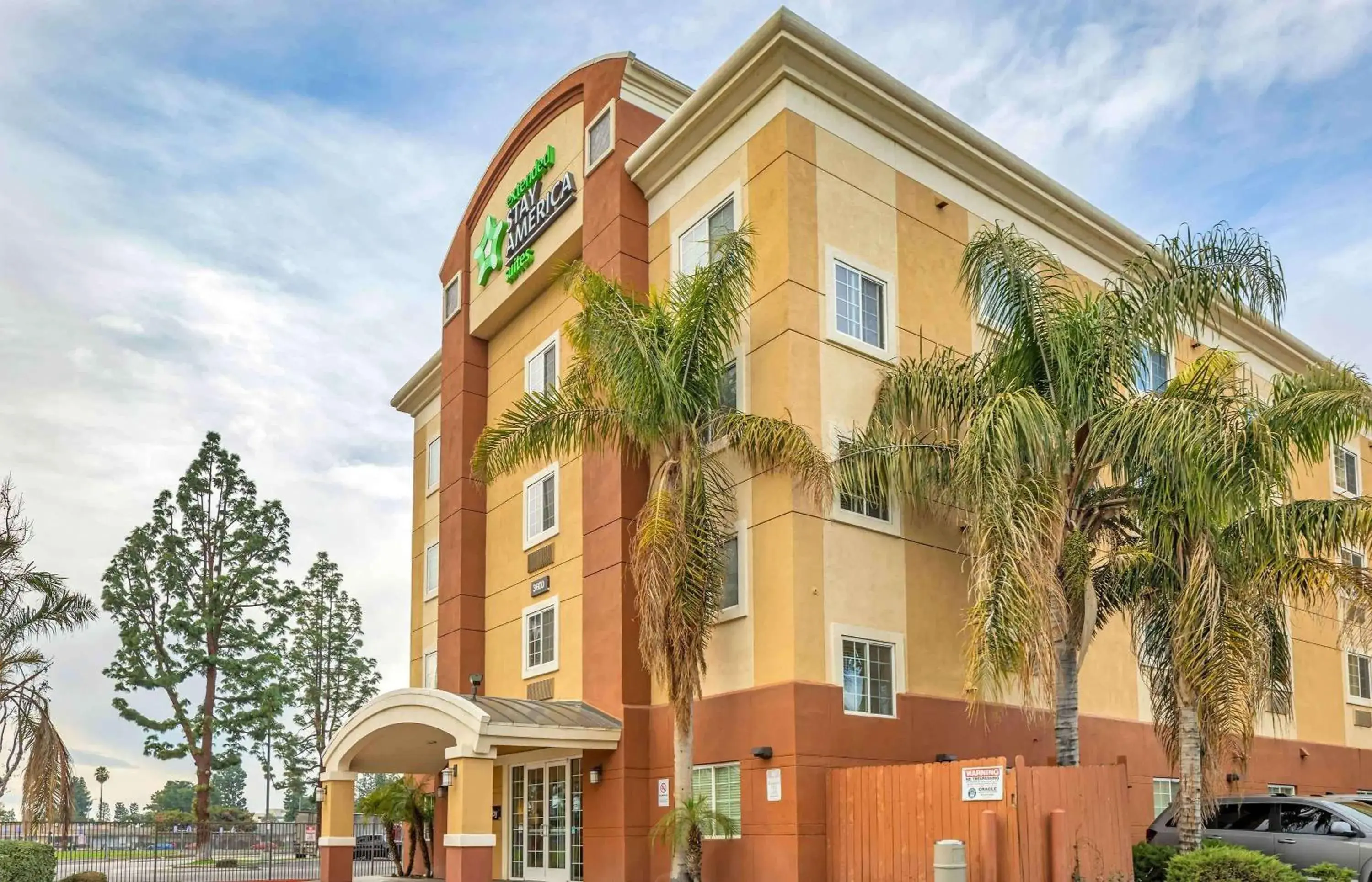 Property building in Extended Stay America Suites - Bakersfield - Chester Lane Property building in Extended Stay America Suites - Bakersfield - Chester Lane