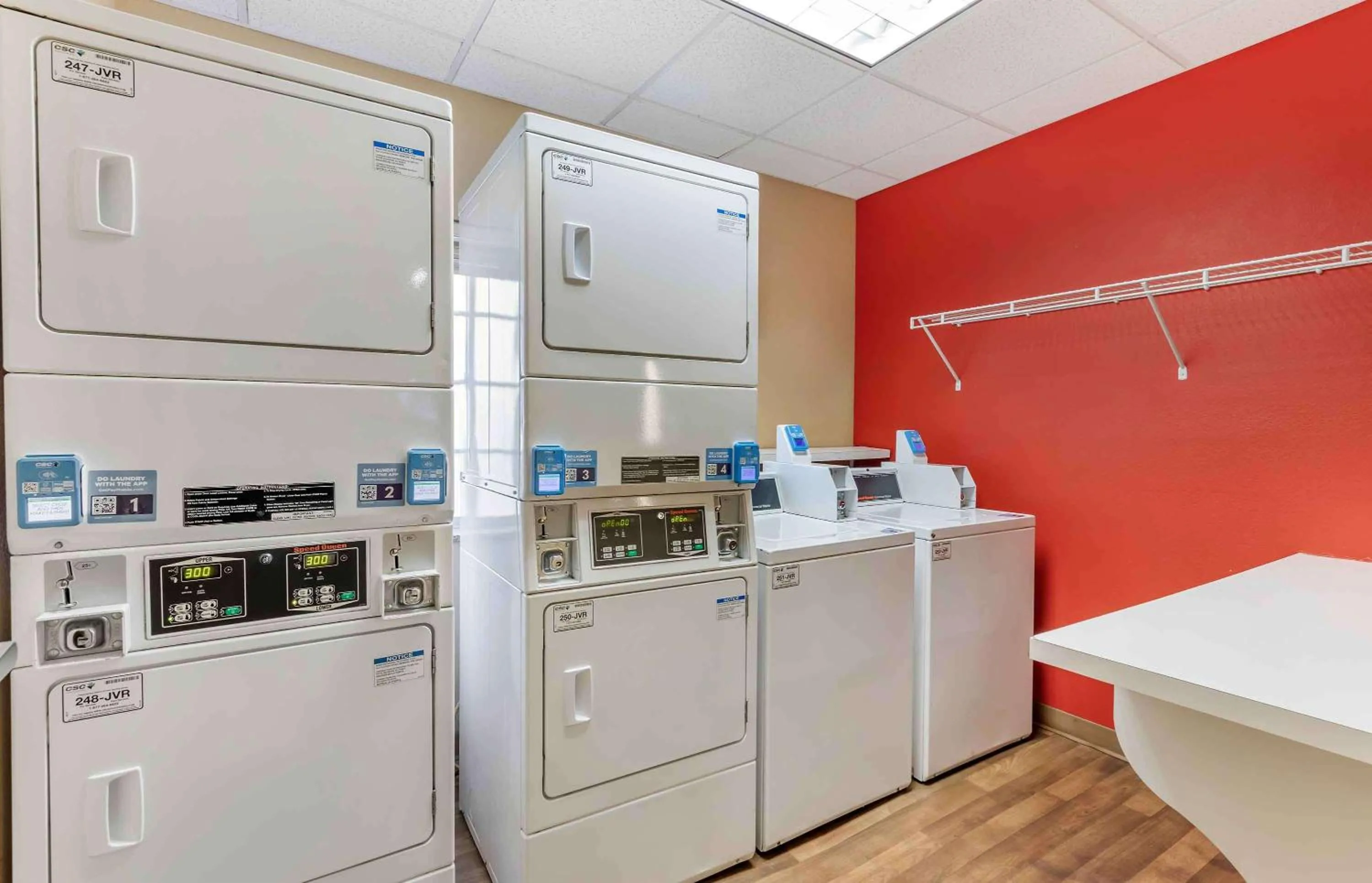 Property building in Extended Stay America Suites - Bakersfield - Chester Lane