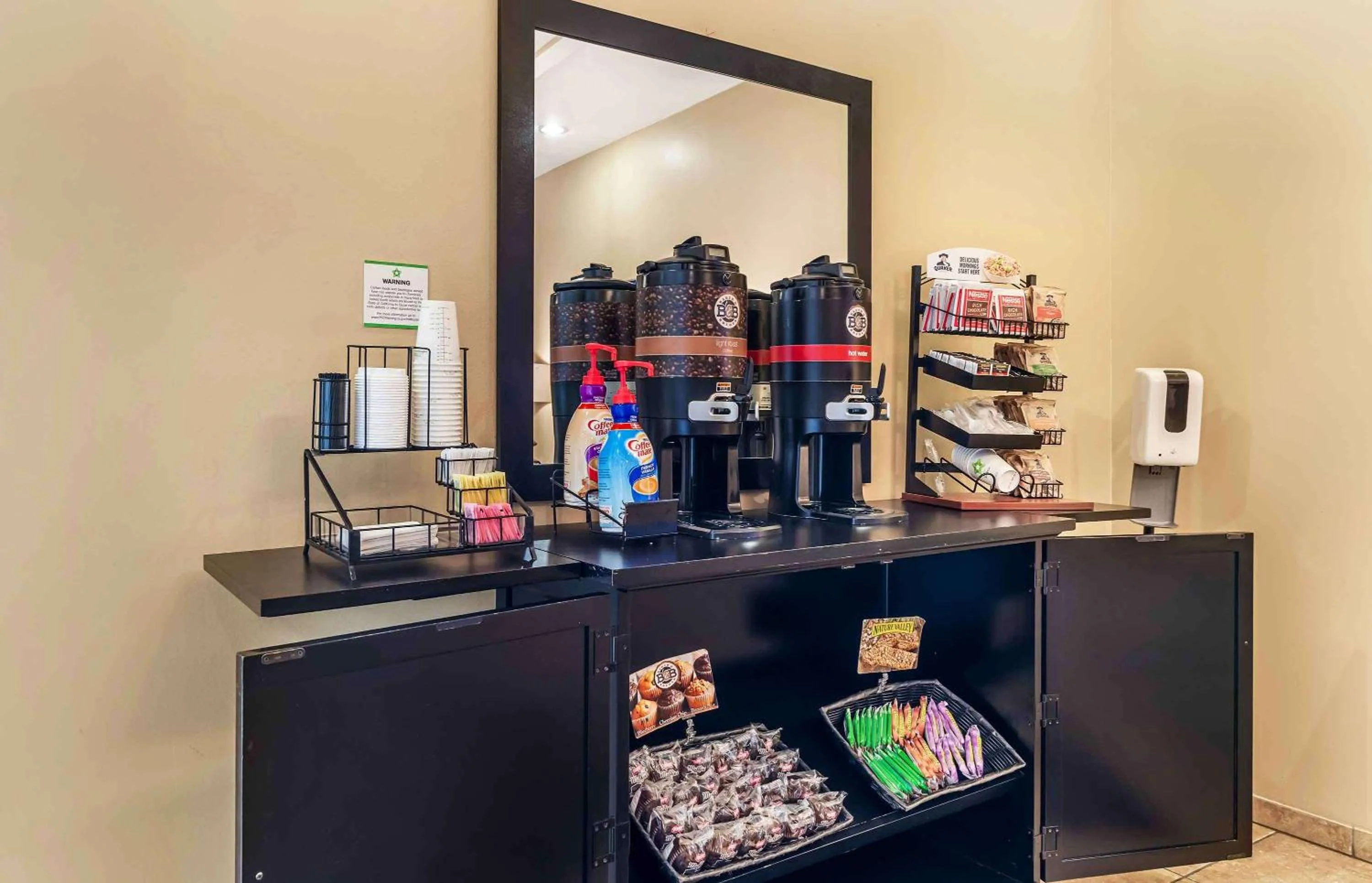 Breakfast in Extended Stay America Suites - Bakersfield - Chester Lane