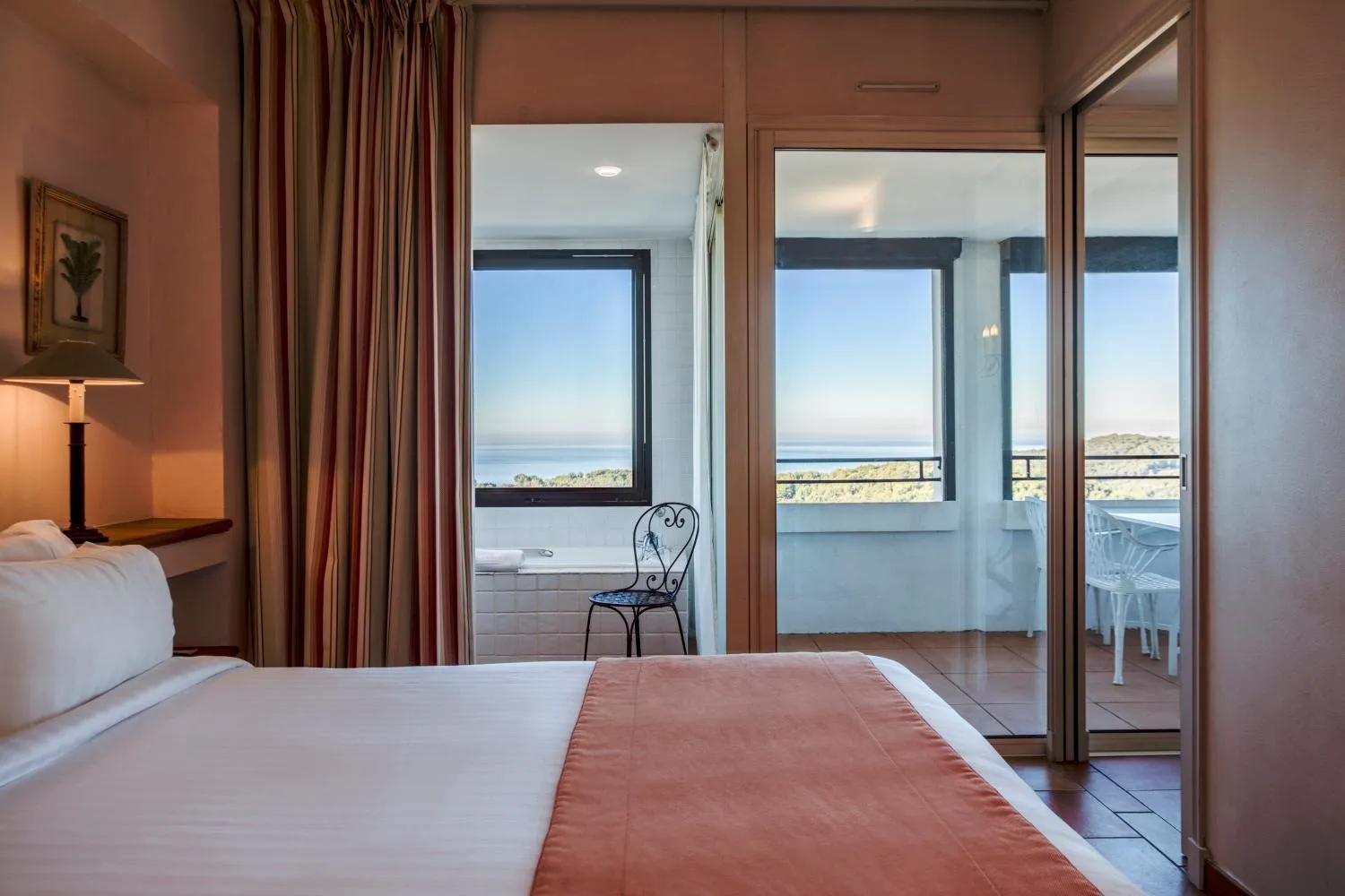 Bed in Le Fregate Provence