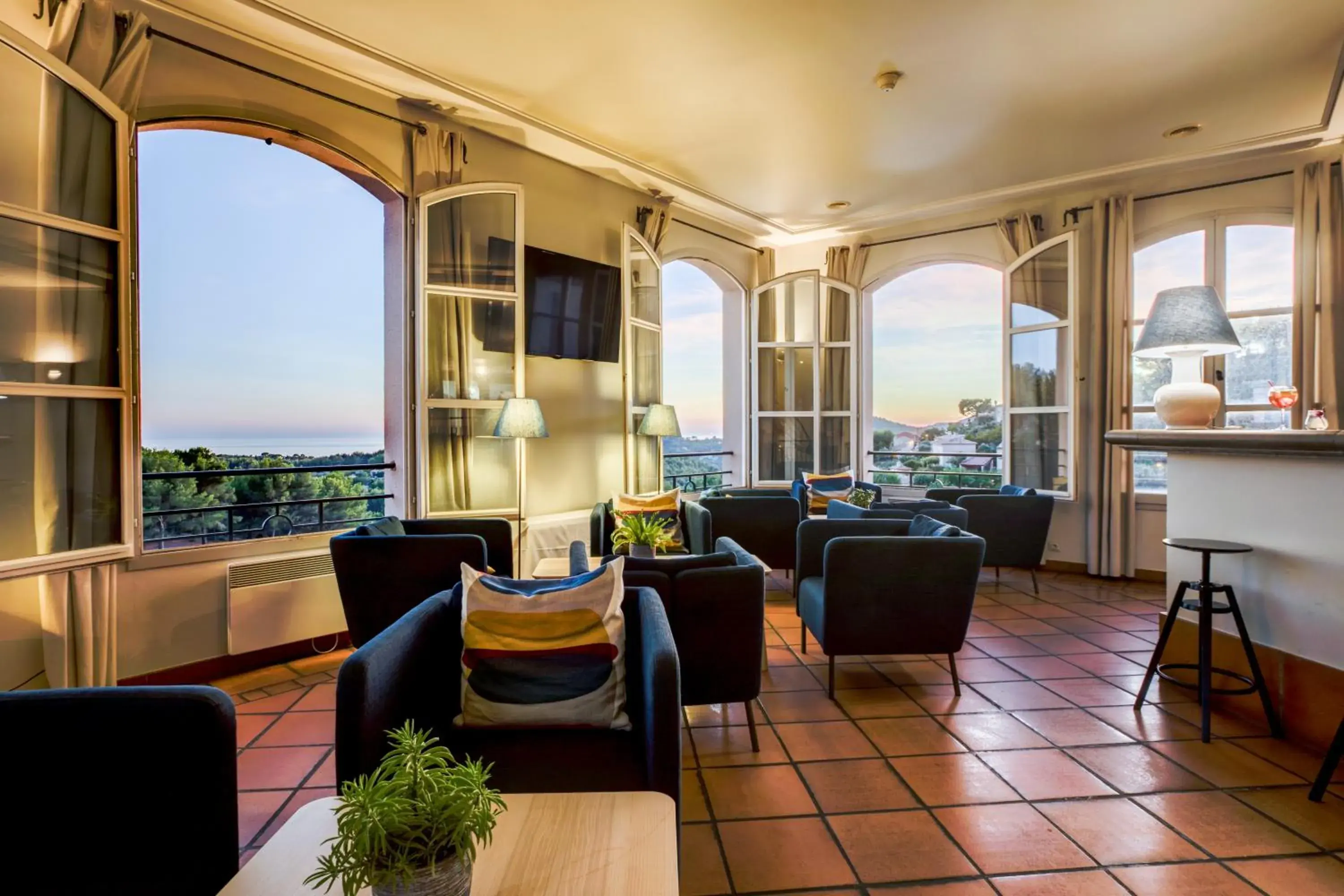 Lounge or bar in Le Fregate Provence Lounge or bar in Le Fregate Provence