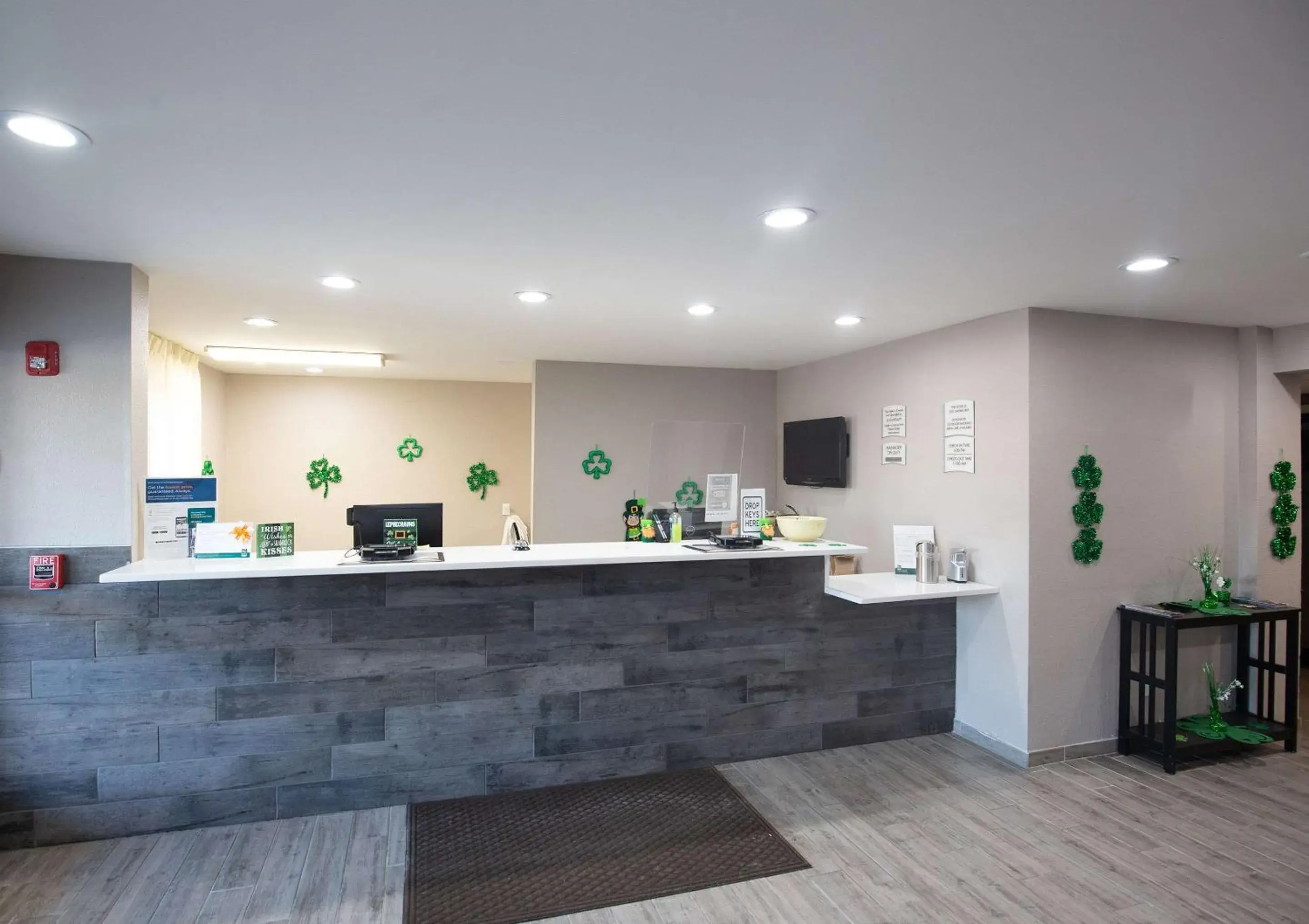 Lobby or reception in Quality Inn & Suites Hammond Near I-8090 Lobby or reception in Quality Inn & Suites Hammond Near I-8090