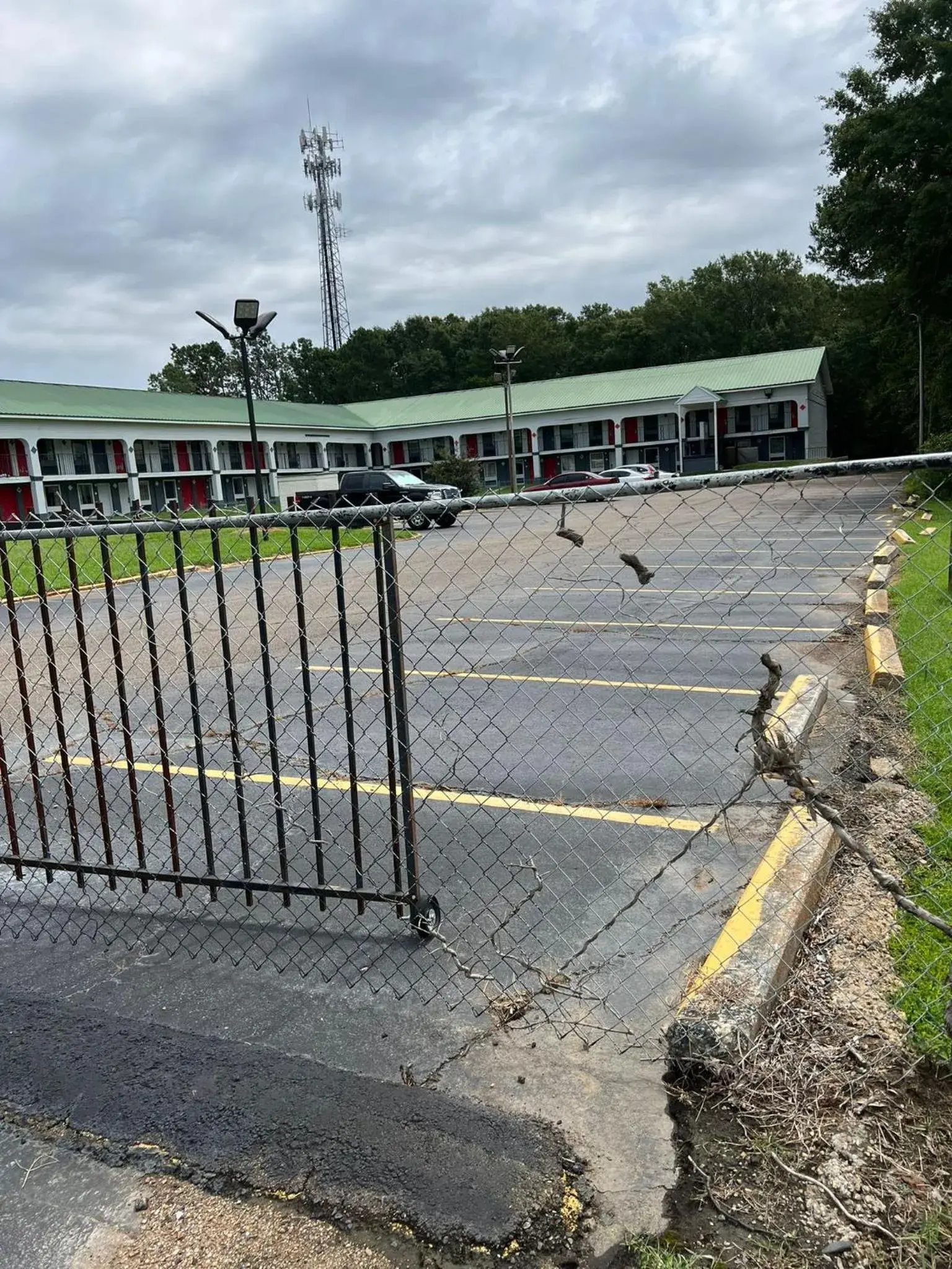 Parking in OYO Hotel Jackson South I-55 Parking in OYO Hotel Jackson South I-55