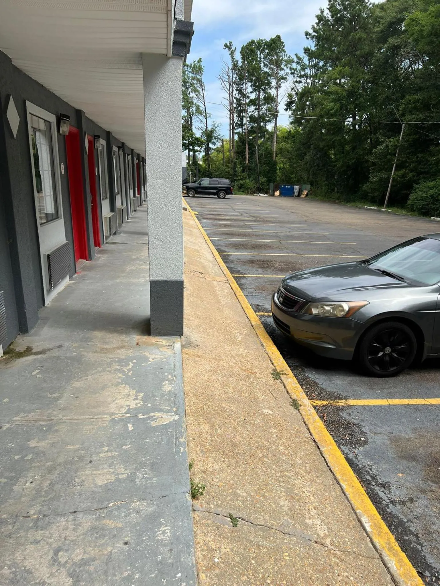 Parking in OYO Hotel Jackson South I-55