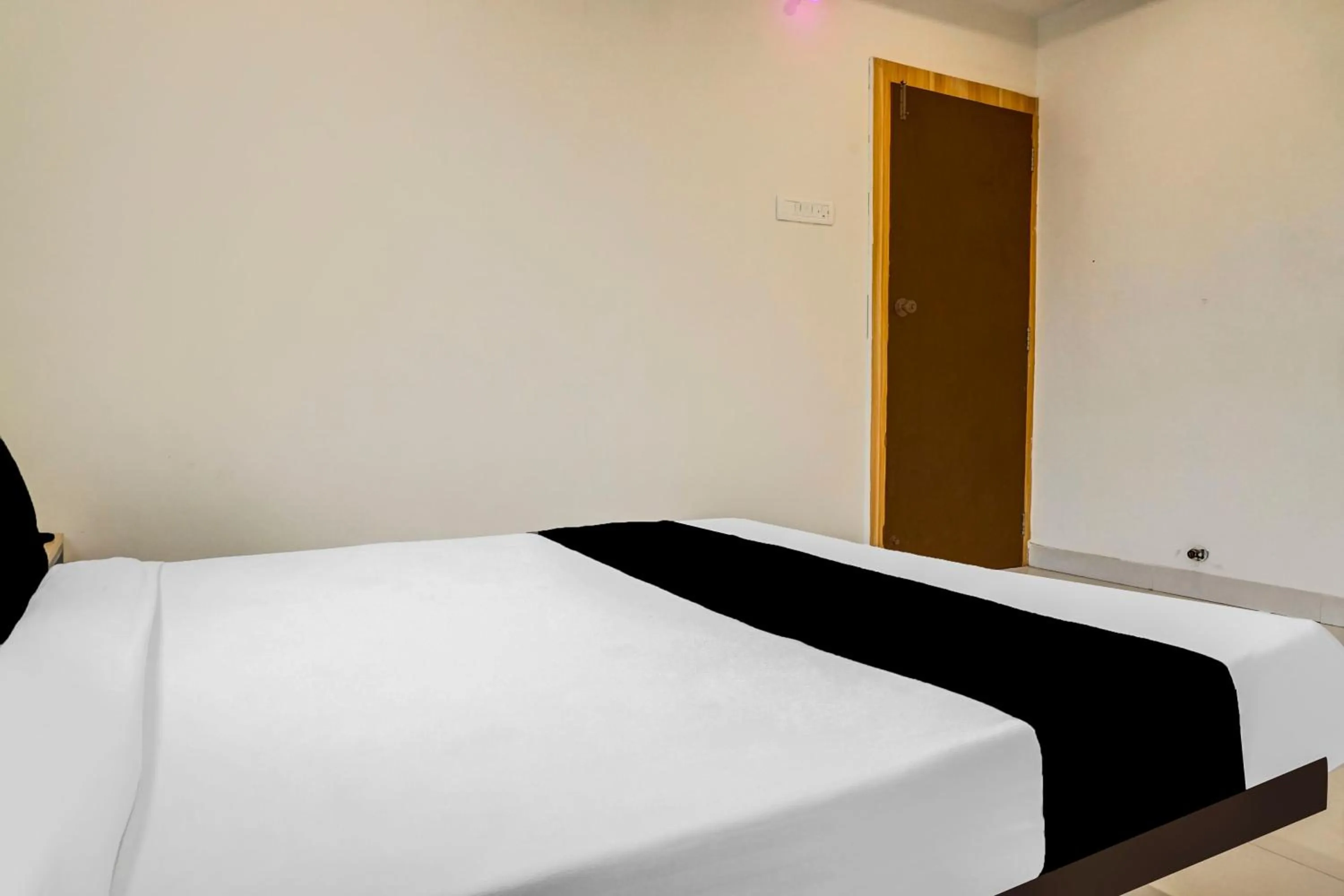 Bedroom, Bed in Super Collection O Manjari - Mundhwa Road Formerly 7 Treats