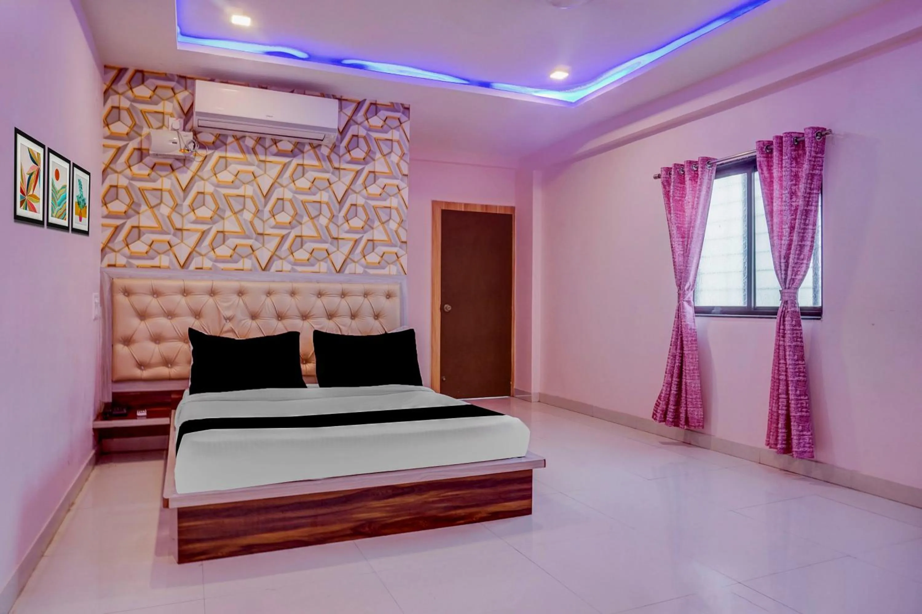 Bedroom, Bed in Super Collection O Manjari - Mundhwa Road Formerly 7 Treats